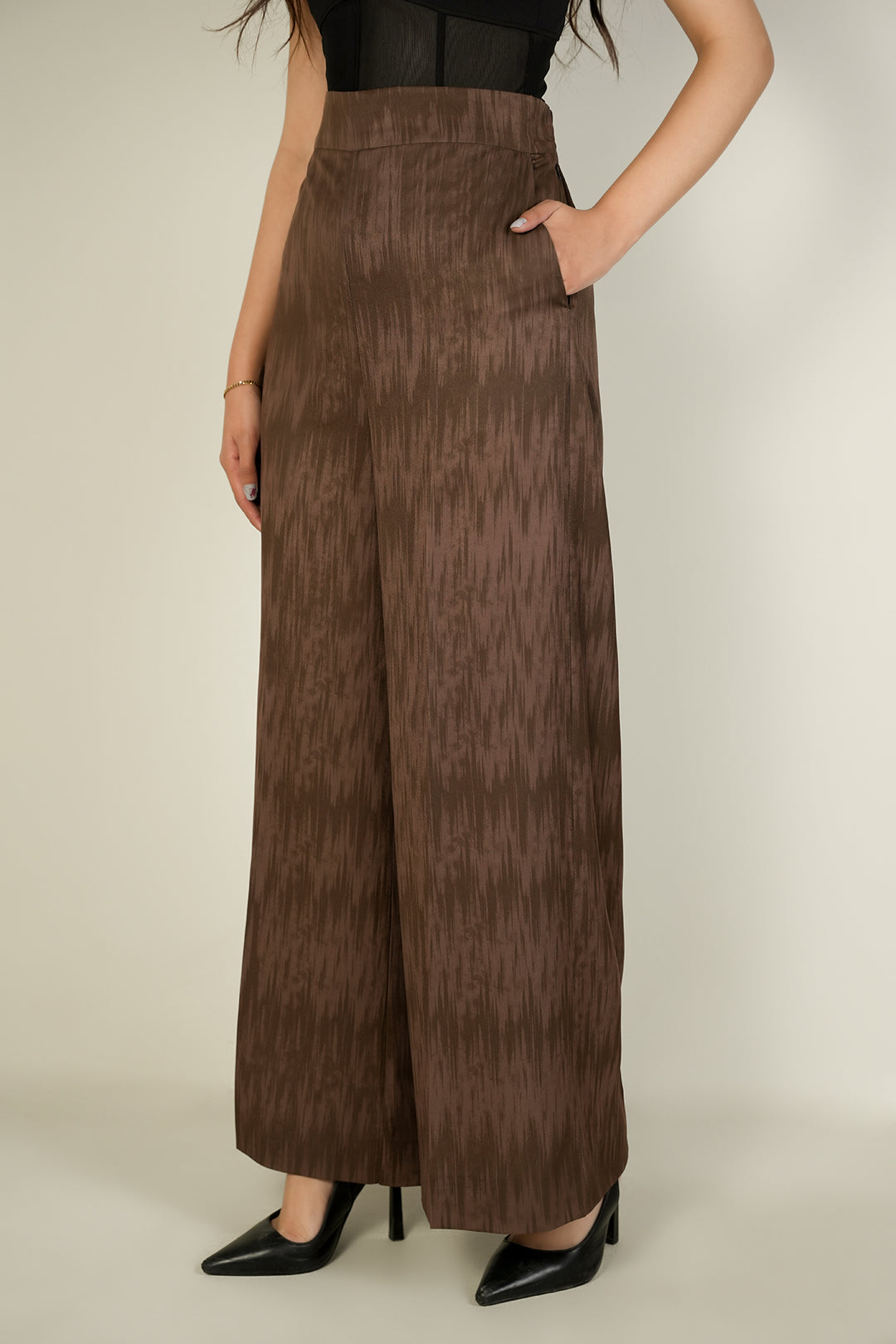https://cdn.shopify.com/s/files/1/0611/8585/1568/files/W.FW24.314.P-1.jpg?v=1736334247