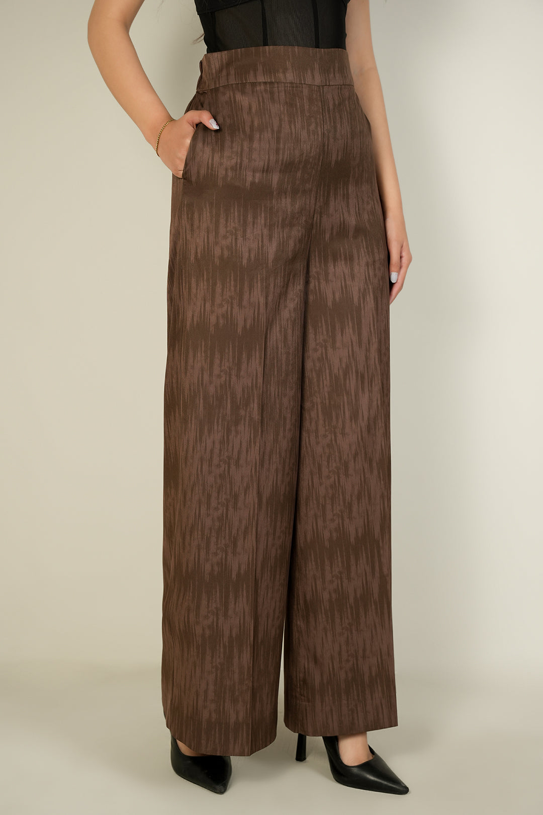 https://cdn.shopify.com/s/files/1/0611/8585/1568/files/W.FW24.314.P-2.jpg?v=1736334247