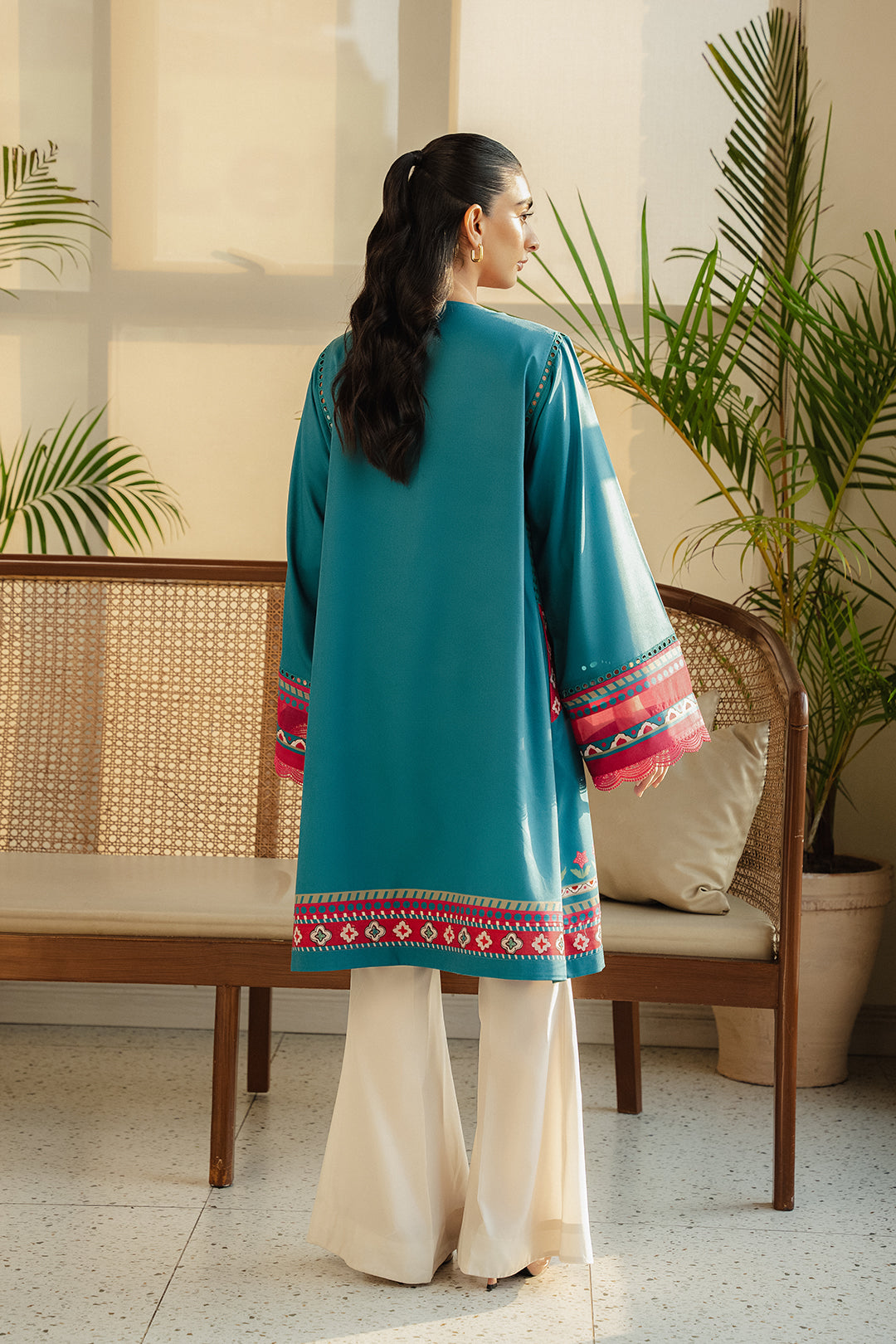 https://cdn.shopify.com/s/files/1/0611/8585/1568/files/W.FW24.320.T-4.jpg?v=1736334213