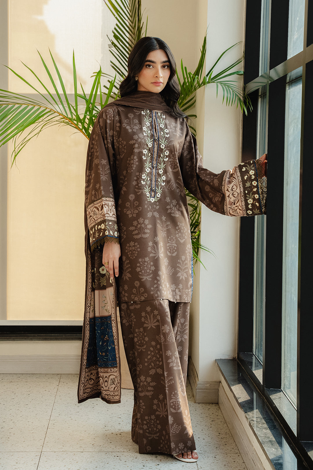 https://cdn.shopify.com/s/files/1/0611/8585/1568/files/W.FW24.321.T-1.jpg?v=1736334212