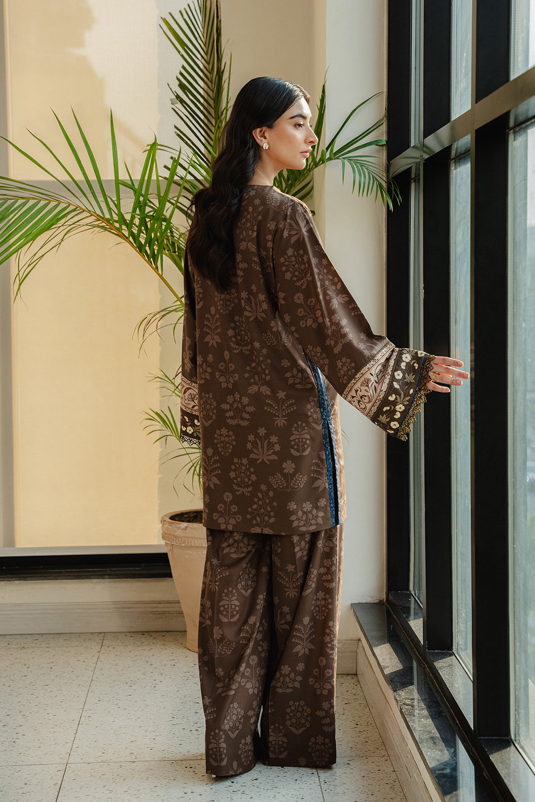https://cdn.shopify.com/s/files/1/0611/8585/1568/files/W.FW24.321.T-4.jpg?v=1736334212
