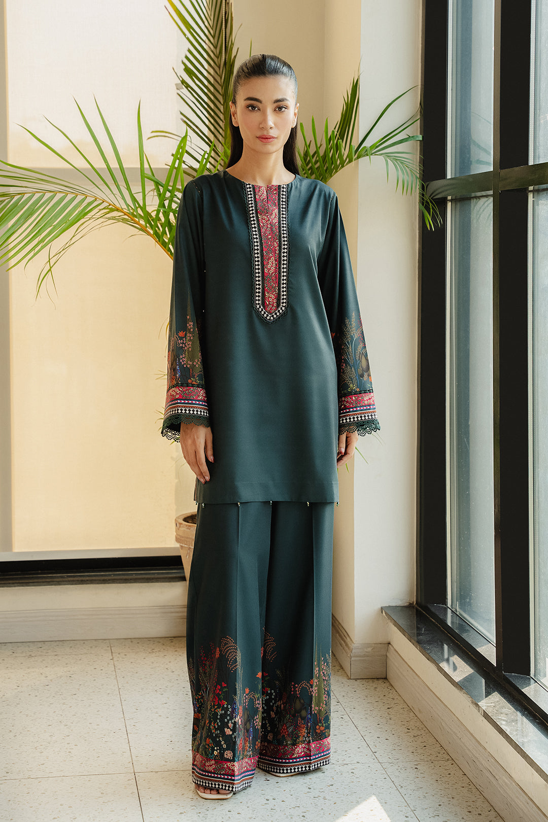 https://cdn.shopify.com/s/files/1/0611/8585/1568/files/W.FW24.323.T-1.jpg?v=1736334210