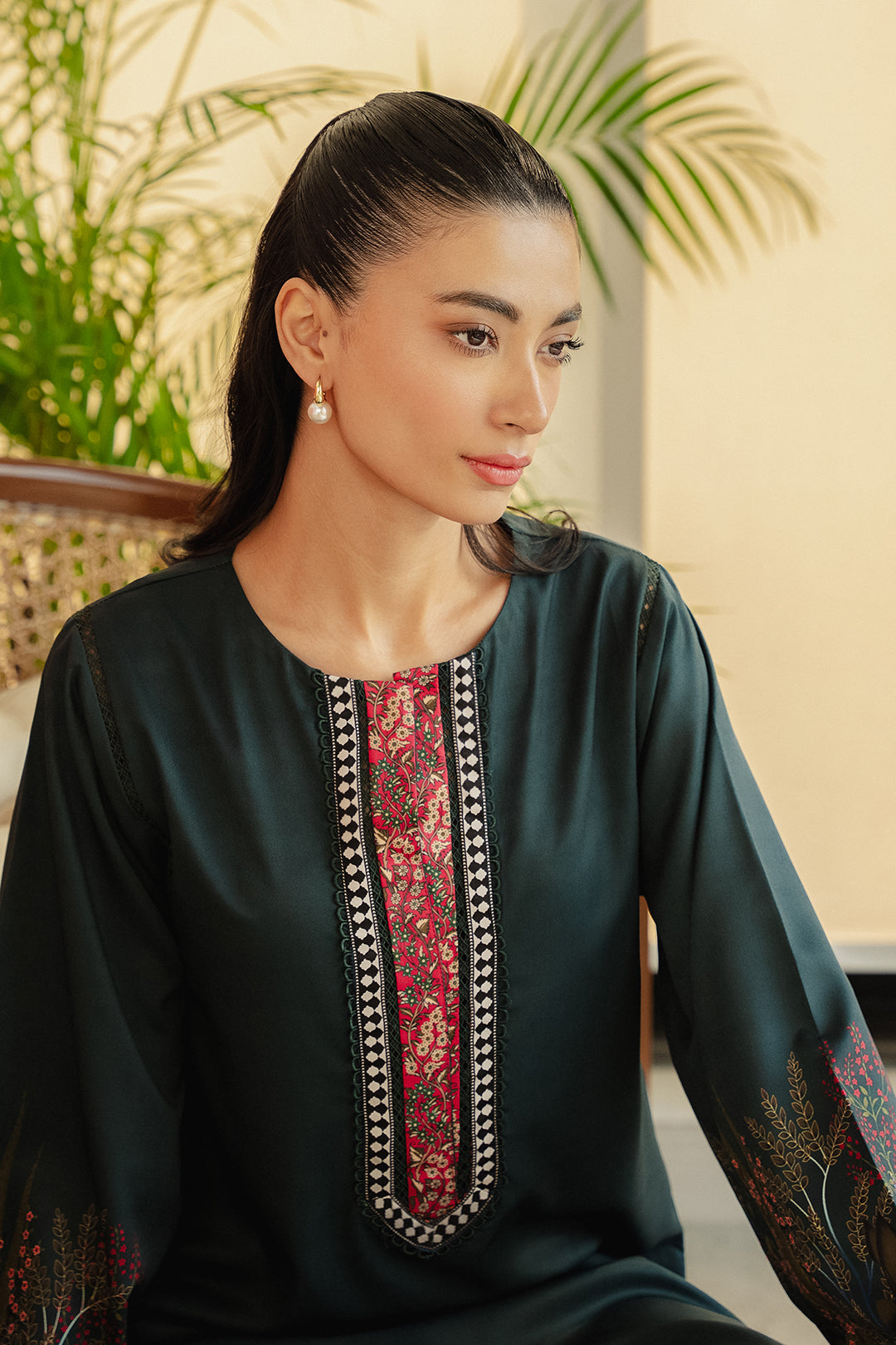 https://cdn.shopify.com/s/files/1/0611/8585/1568/files/W.FW24.323.T-2.jpg?v=1736334210