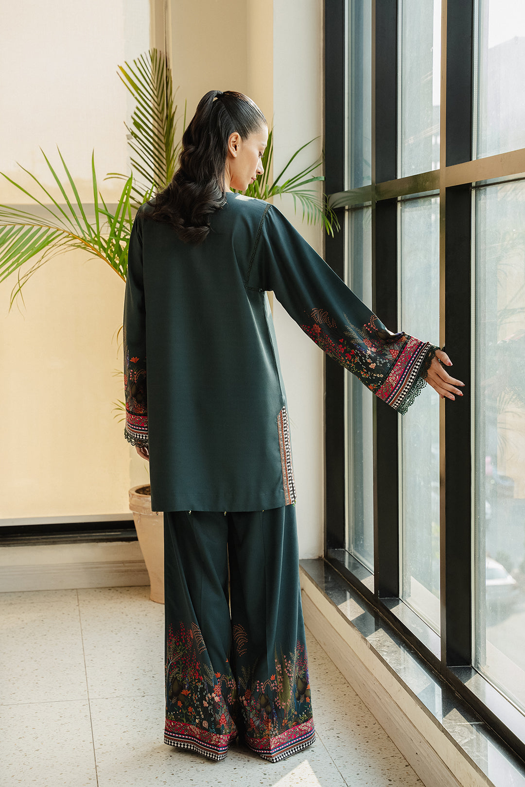 https://cdn.shopify.com/s/files/1/0611/8585/1568/files/W.FW24.323.T-4.jpg?v=1736334210