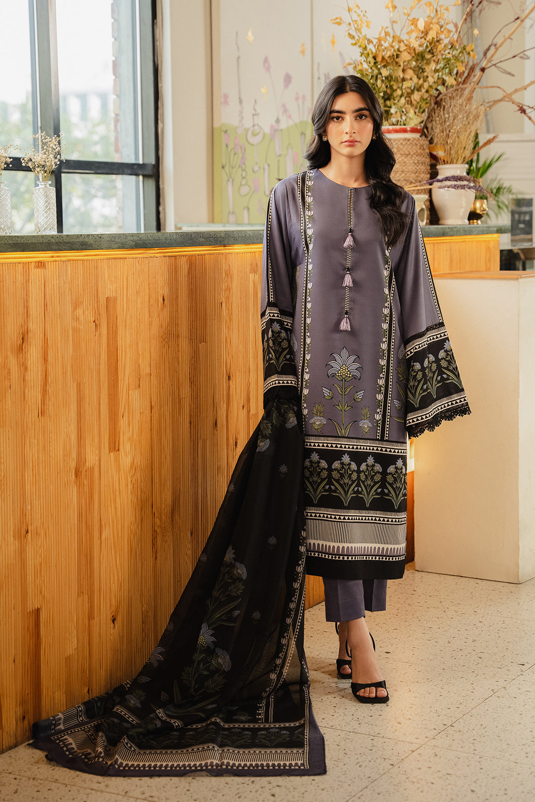 https://cdn.shopify.com/s/files/1/0611/8585/1568/files/W.FW24.360.T-3.jpg?v=1736334226