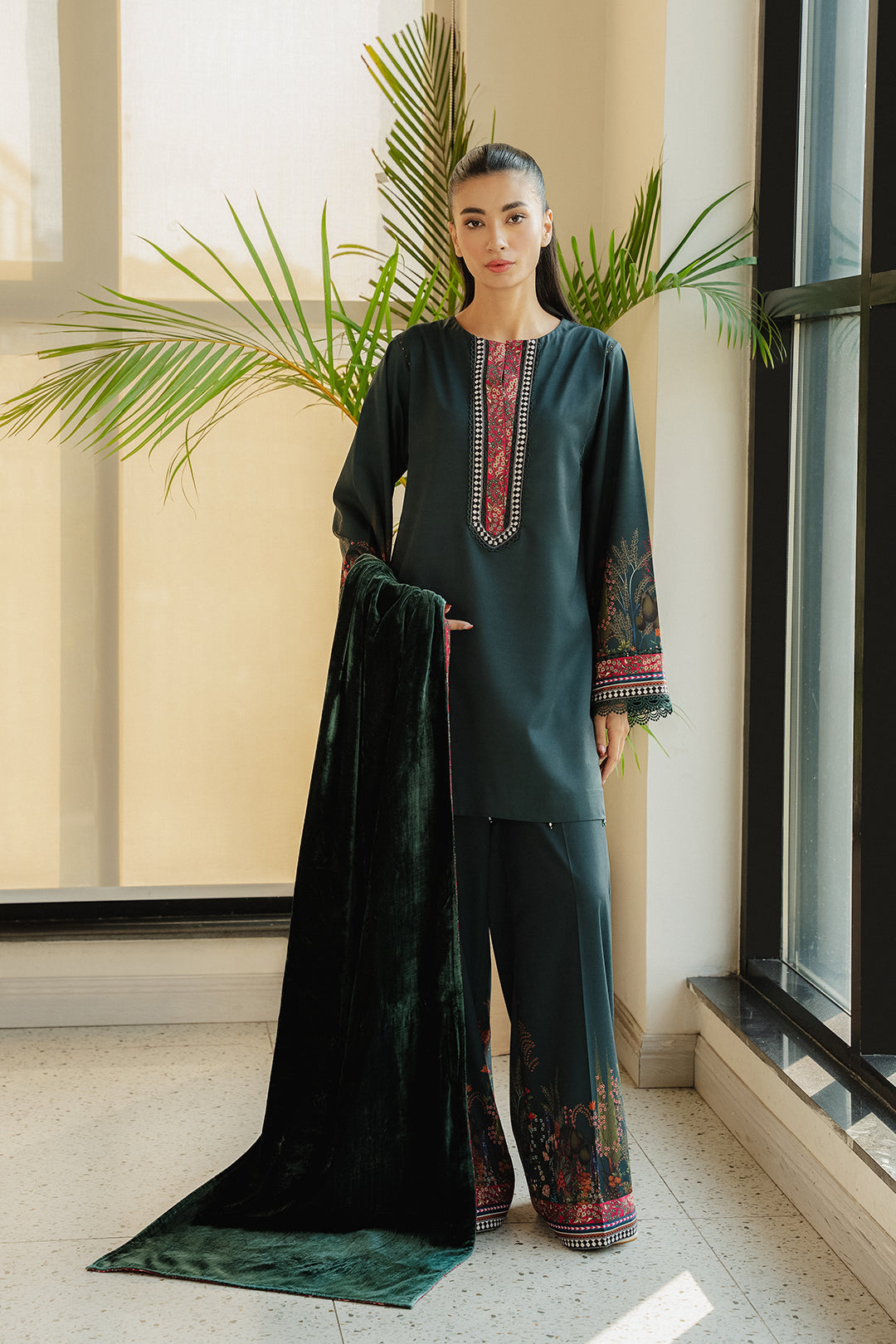 https://cdn.shopify.com/s/files/1/0611/8585/1568/files/W.FW24.362.T-4.jpg?v=1736334224