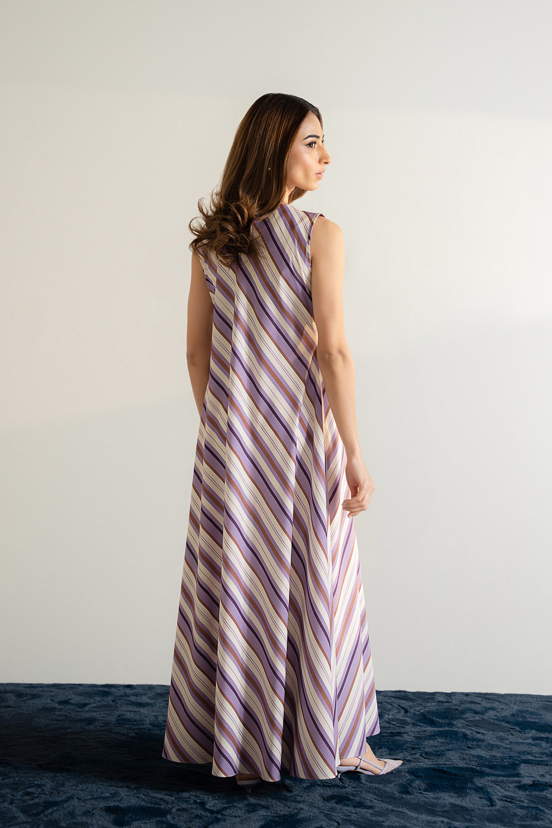 https://cdn.shopify.com/s/files/1/0611/8585/1568/files/W.FW25.007.T-4.jpg?v=1736334194