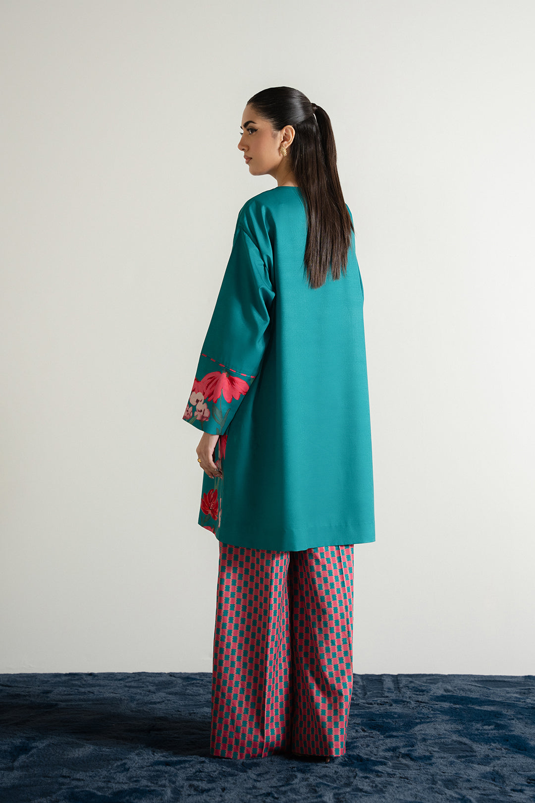 https://cdn.shopify.com/s/files/1/0611/8585/1568/files/W.FW25.008.T-4.jpg?v=1736334192