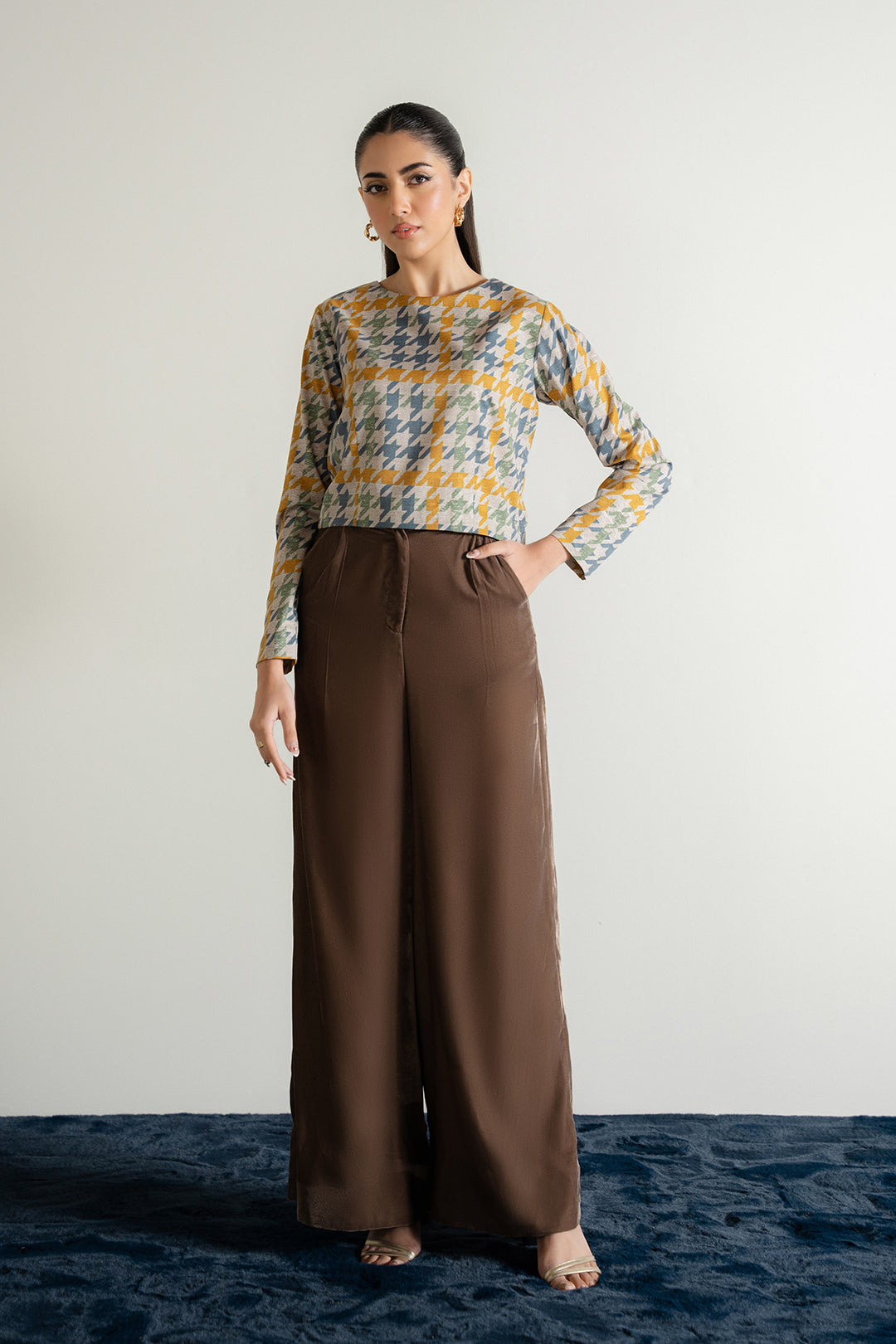 https://cdn.shopify.com/s/files/1/0611/8585/1568/files/W.FW25.014.T-1.jpg?v=1736334183