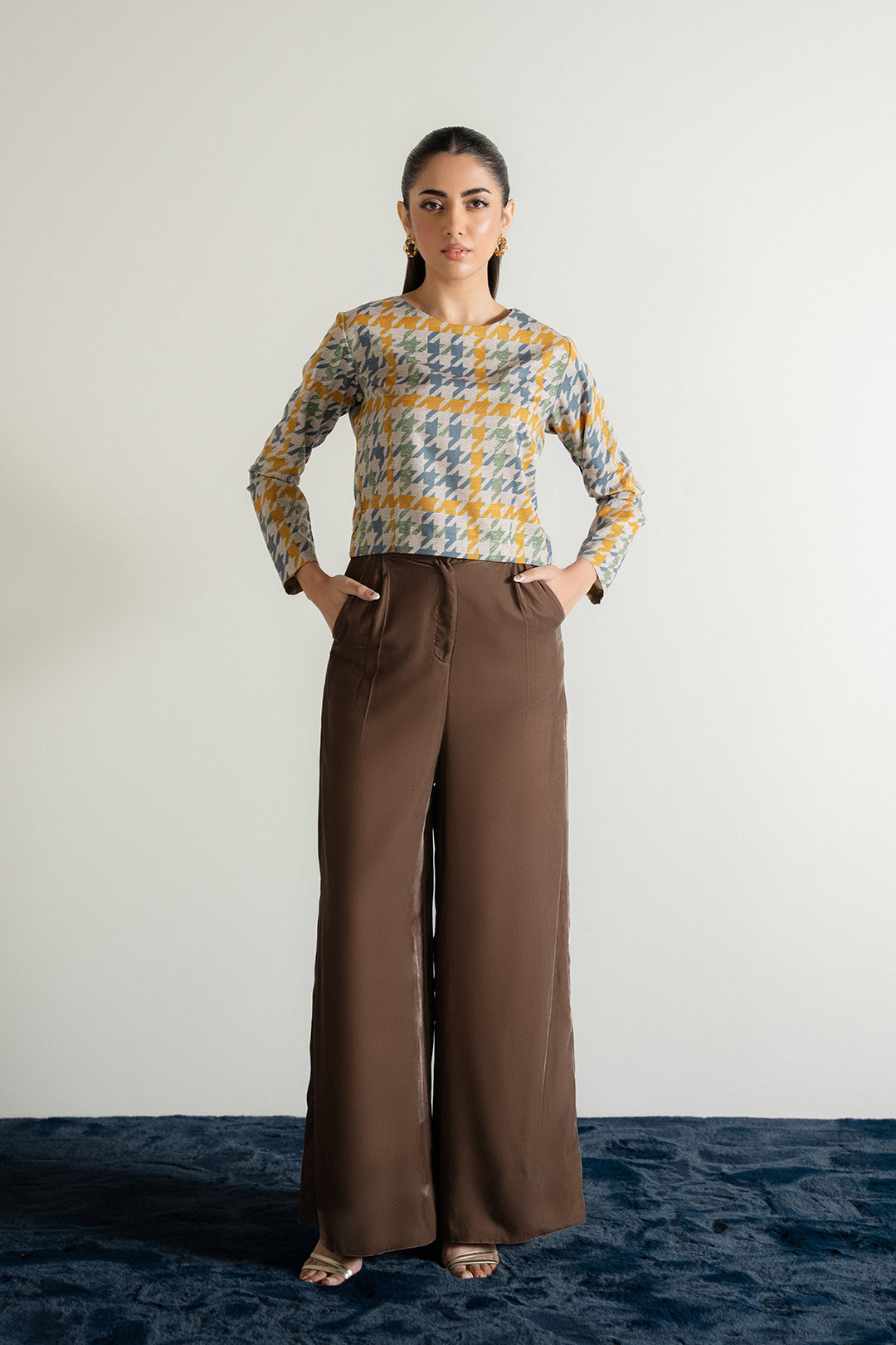 https://cdn.shopify.com/s/files/1/0611/8585/1568/files/W.FW25.014.T-2.jpg?v=1736334184