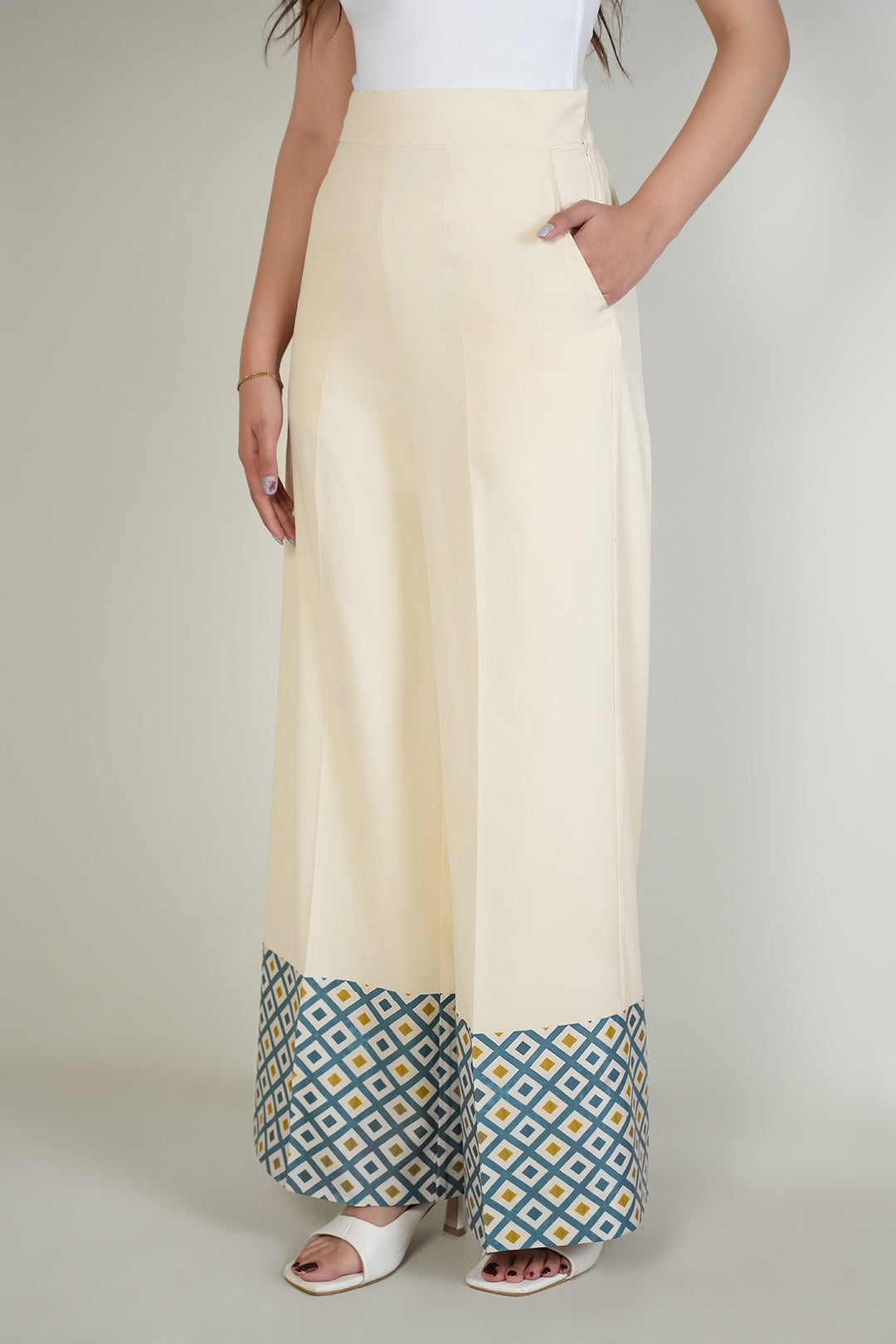 https://cdn.shopify.com/s/files/1/0611/8585/1568/files/W.FW25.019.P-1.jpg?v=1736334205