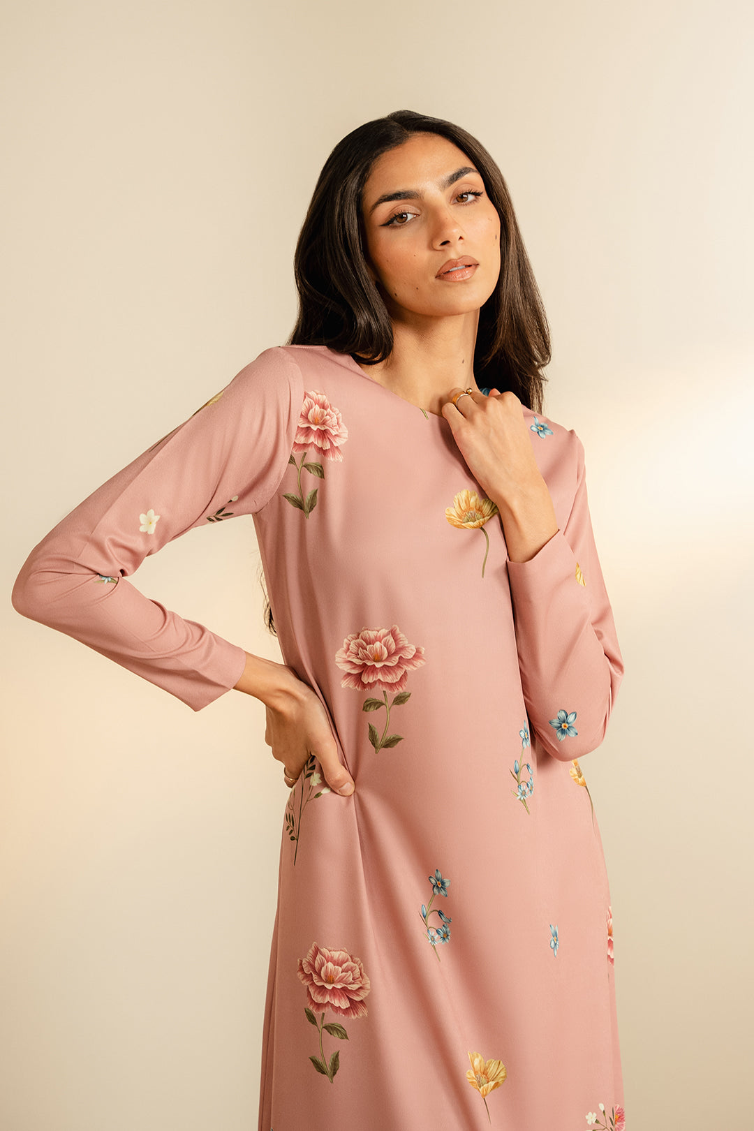 https://cdn.shopify.com/s/files/1/0611/8585/1568/files/W.FW25.027.T-2.jpg?v=1737630750