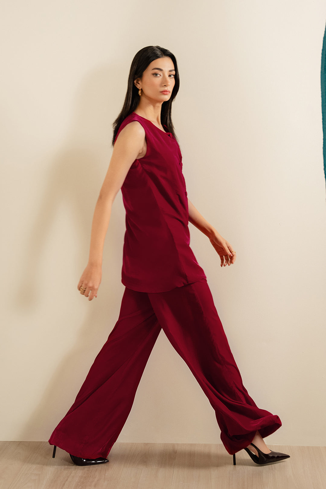 https://cdn.shopify.com/s/files/1/0611/8585/1568/files/W.FW25.032.T-3.jpg?v=1737630811