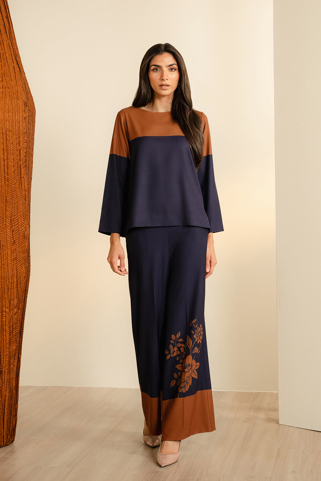 https://cdn.shopify.com/s/files/1/0611/8585/1568/files/W.FW25.033.T-1.jpg?v=1737630823