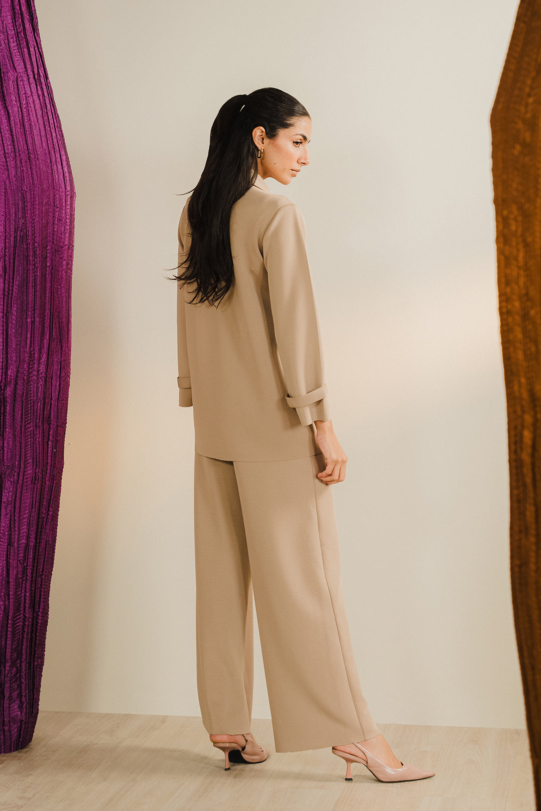 https://cdn.shopify.com/s/files/1/0611/8585/1568/files/W.FW25.035.T-4.jpg?v=1737630872