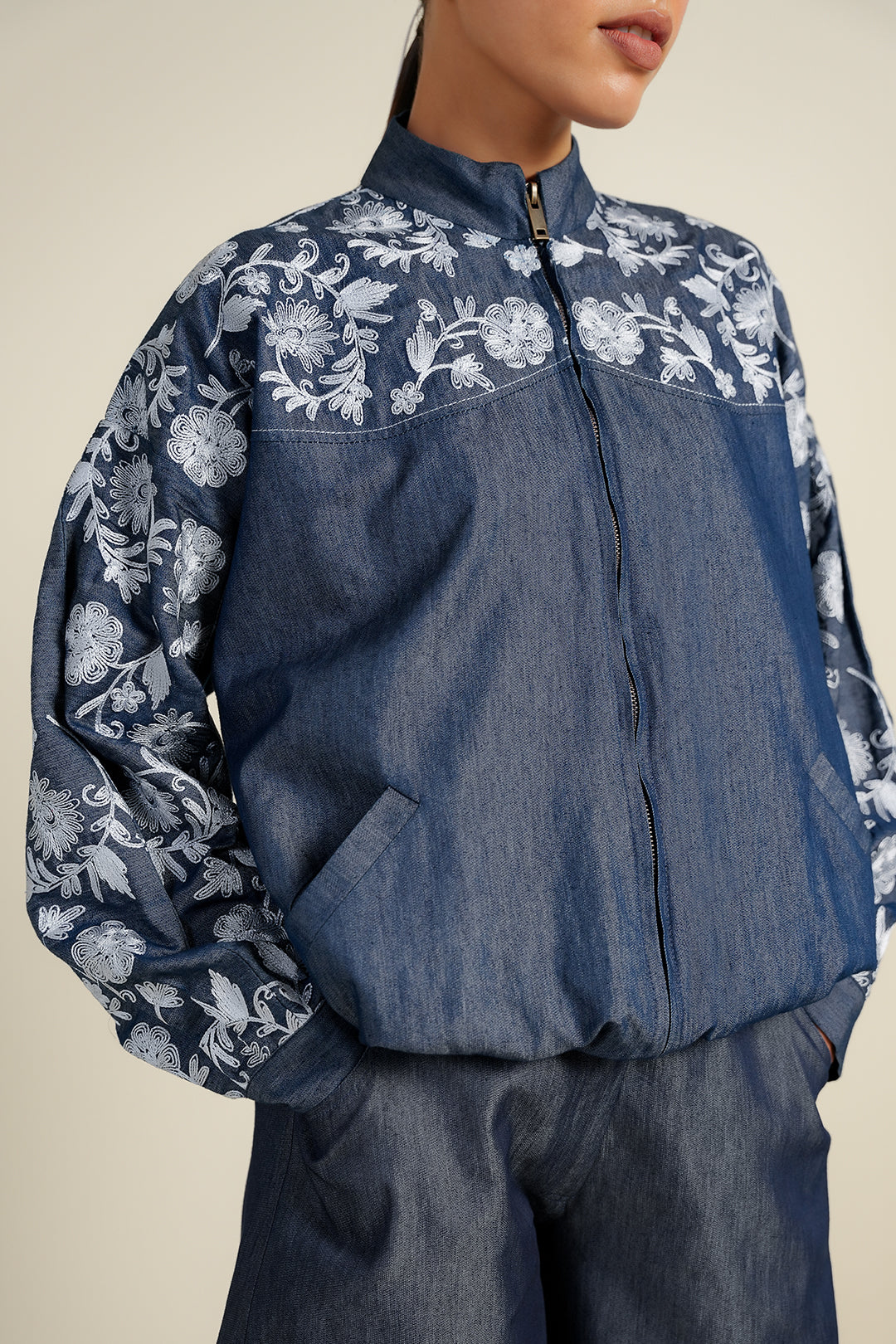 https://cdn.shopify.com/s/files/1/0611/8585/1568/files/W.FW25.092.T-2.jpg?v=1760081662