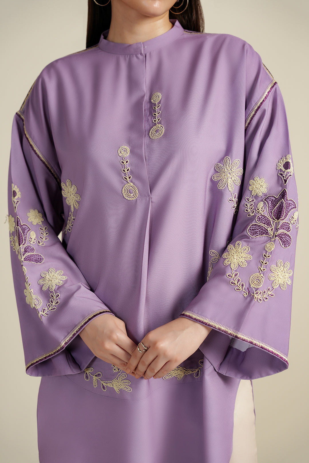 https://cdn.shopify.com/s/files/1/0611/8585/1568/files/W.FW25.098.T-2.jpg?v=1760081730