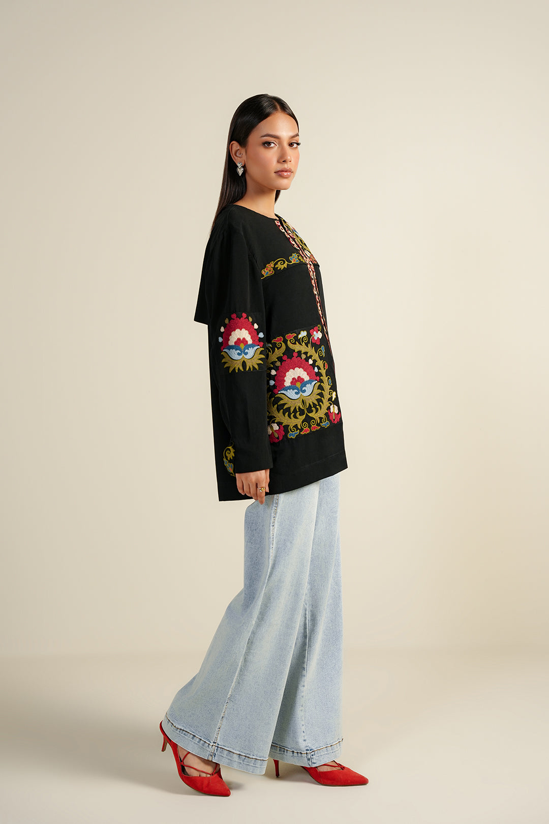 https://cdn.shopify.com/s/files/1/0611/8585/1568/files/W.FW25.103.T-3.jpg?v=1760081790