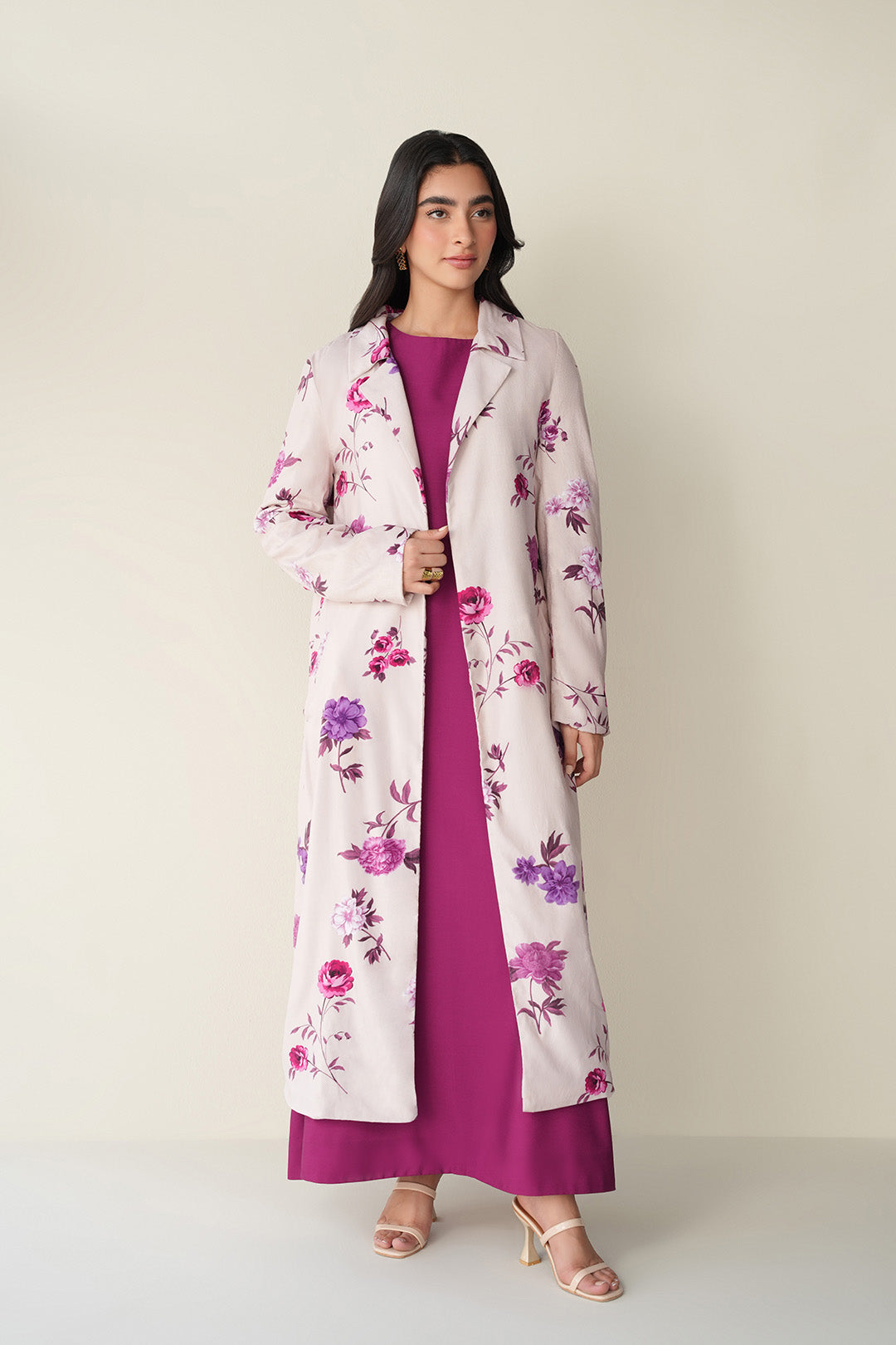 https://cdn.shopify.com/s/files/1/0611/8585/1568/files/W.FW25.138.T-1.jpg?v=1761204205