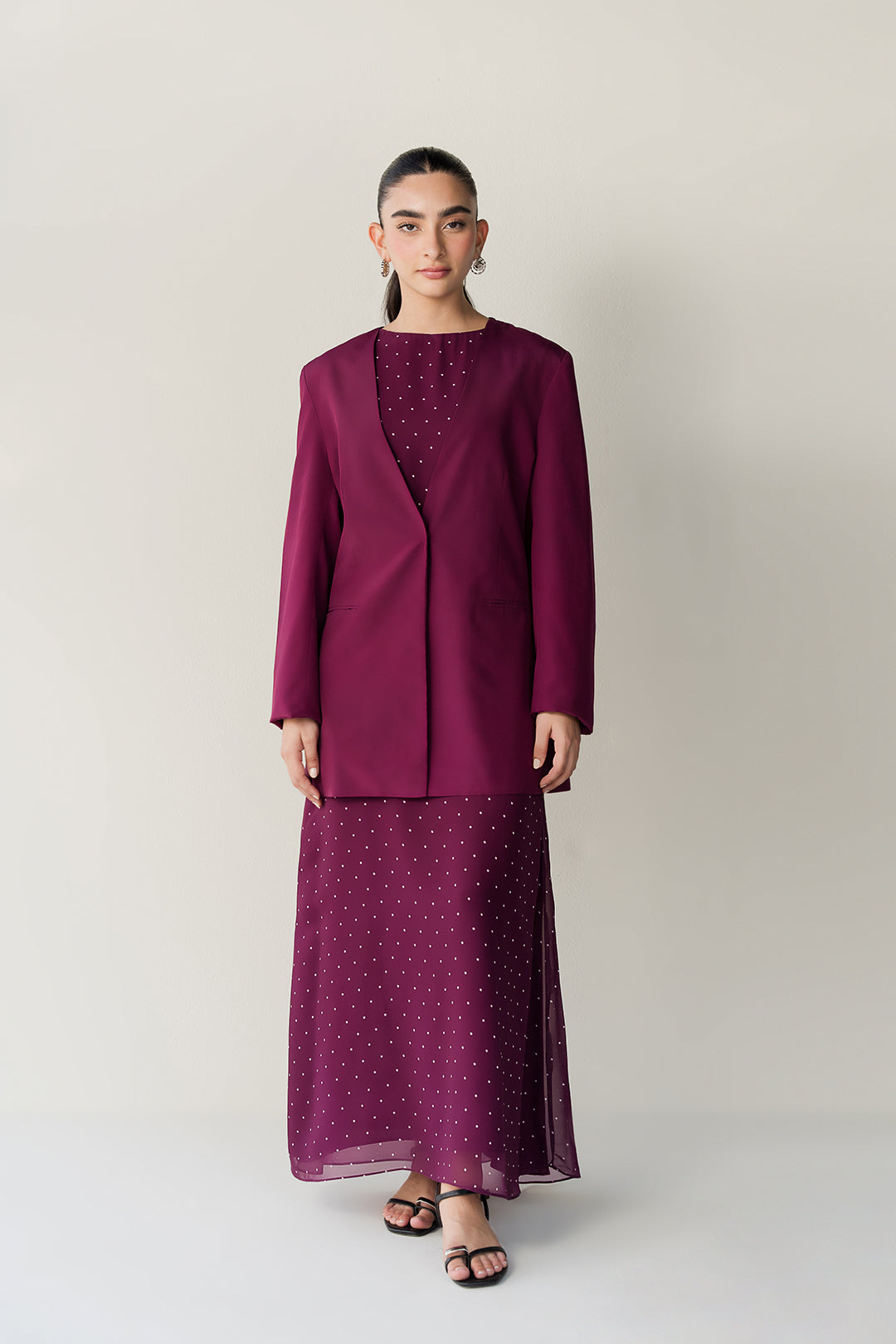 https://cdn.shopify.com/s/files/1/0611/8585/1568/files/W.FW25.146.T.jpg?v=1761204253