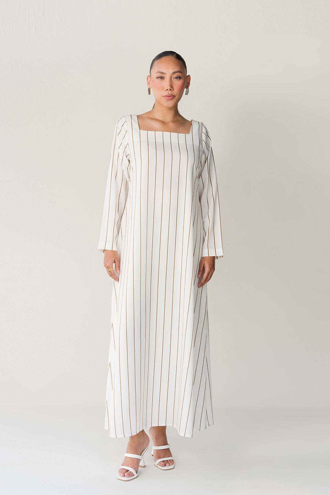https://cdn.shopify.com/s/files/1/0611/8585/1568/files/W.FW25.149.T-1.jpg?v=1761204286