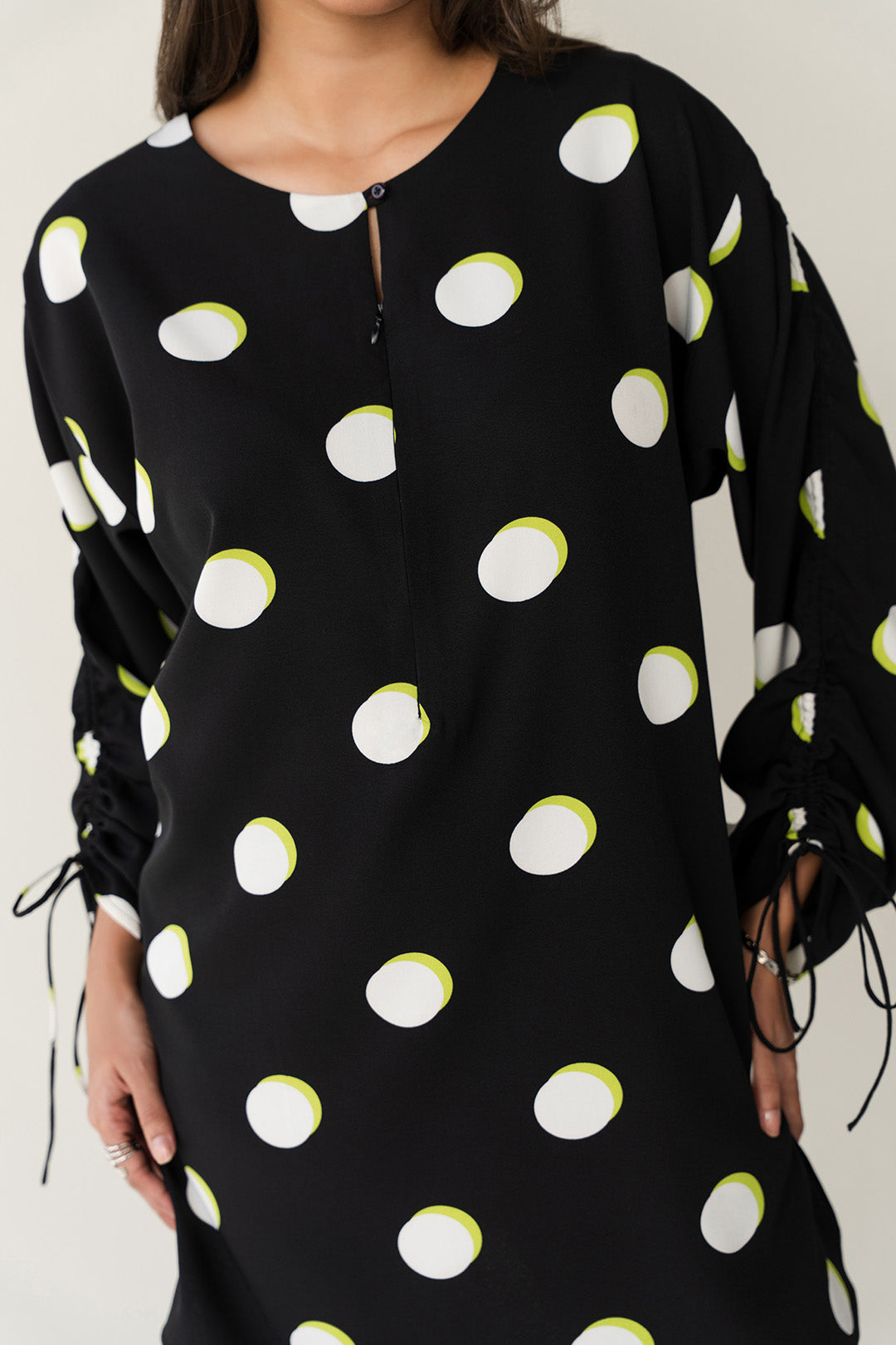 https://cdn.shopify.com/s/files/1/0611/8585/1568/files/W.FW25.153.T-2.jpg?v=1761204373
