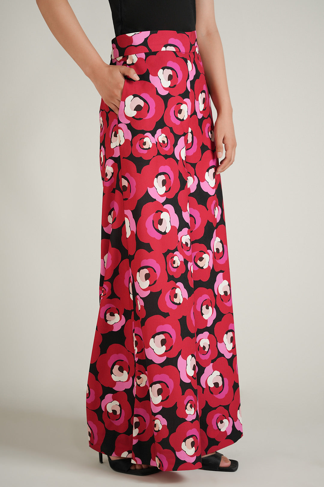 https://cdn.shopify.com/s/files/1/0611/8585/1568/files/W.FW25.155.P-1.jpg?v=1761204397