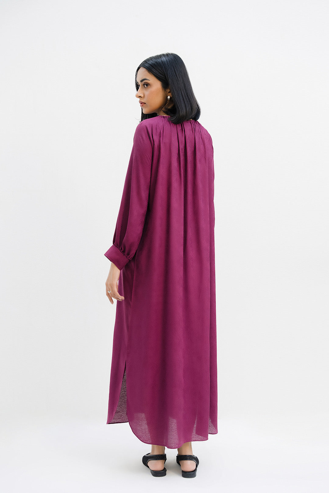 https://cdn.shopify.com/s/files/1/0611/8585/1568/files/W.FW25.161.T-4.jpg?v=1761630646