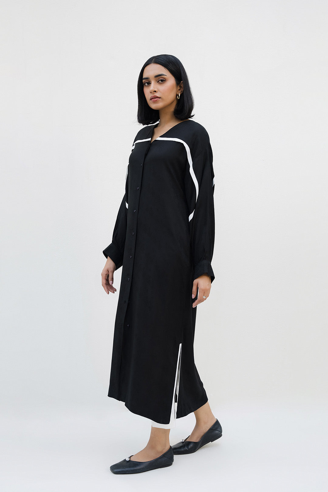 https://cdn.shopify.com/s/files/1/0611/8585/1568/files/W.FW25.163.T-3.jpg?v=1761630671