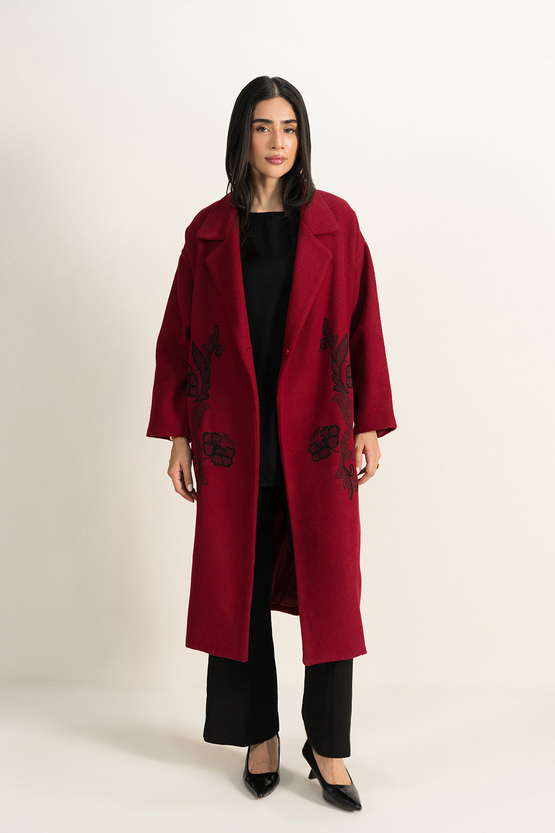 https://cdn.shopify.com/s/files/1/0611/8585/1568/files/W.FW25.180.T-1.jpg?v=1763103583