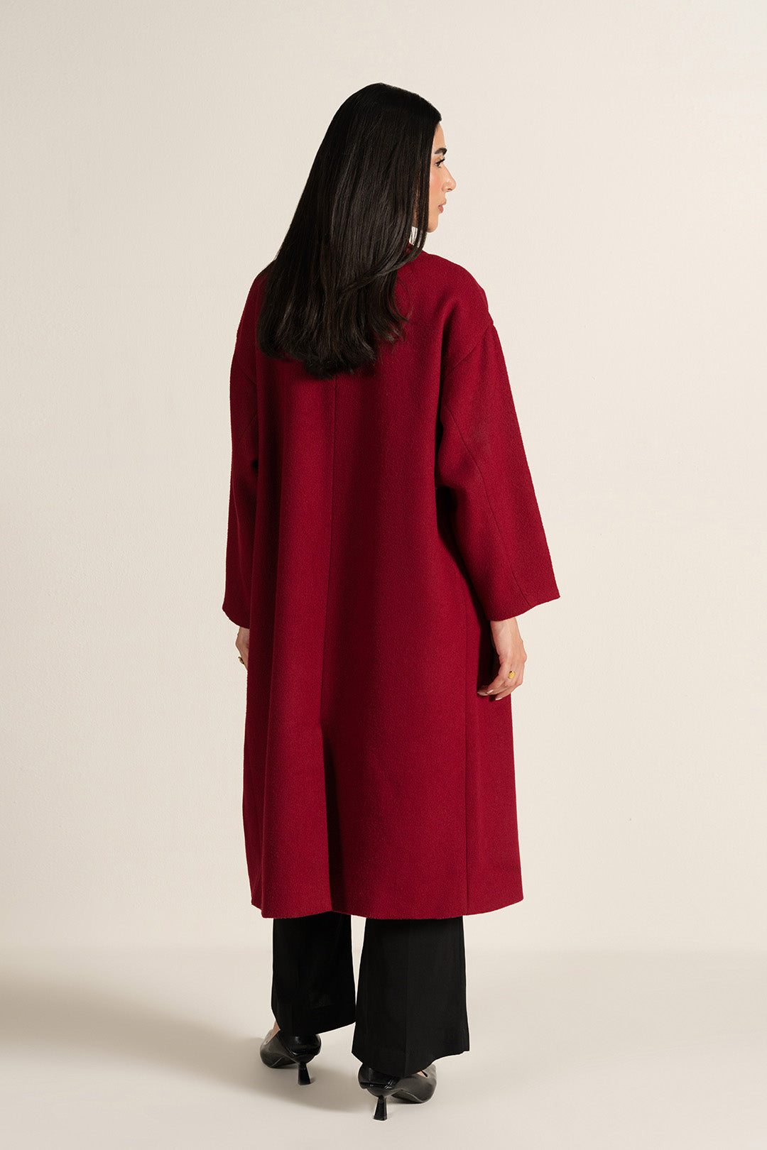 https://cdn.shopify.com/s/files/1/0611/8585/1568/files/W.FW25.180.T-4.jpg?v=1763103583