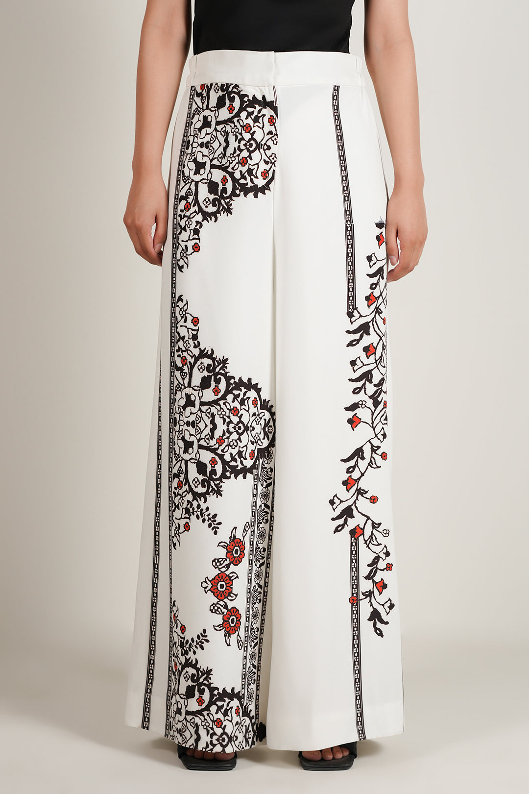 https://cdn.shopify.com/s/files/1/0611/8585/1568/files/W.FW25.199.P-3.jpg?v=1763103739