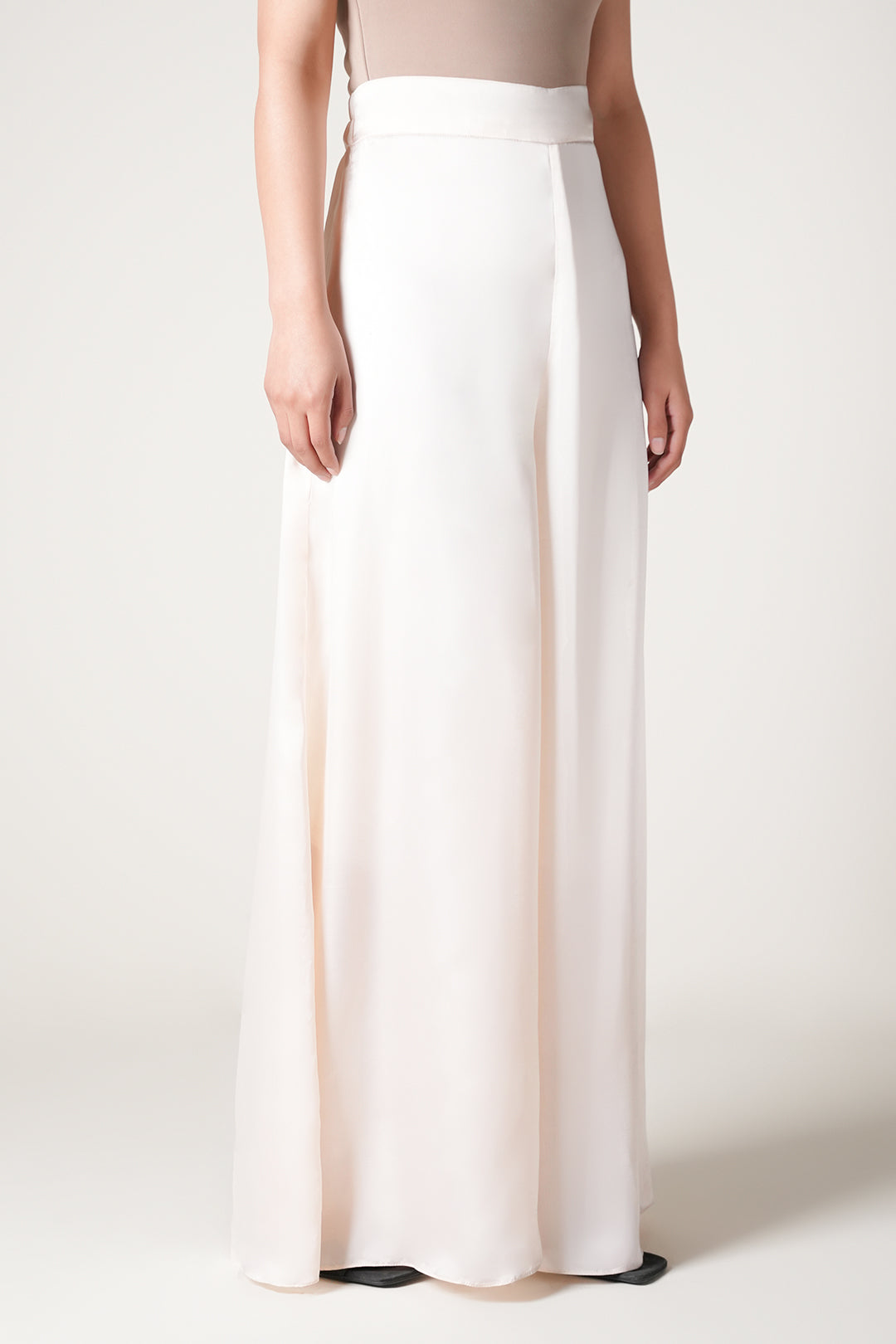https://cdn.shopify.com/s/files/1/0611/8585/1568/files/W.FW25.233.P-1.jpg?v=1764915748