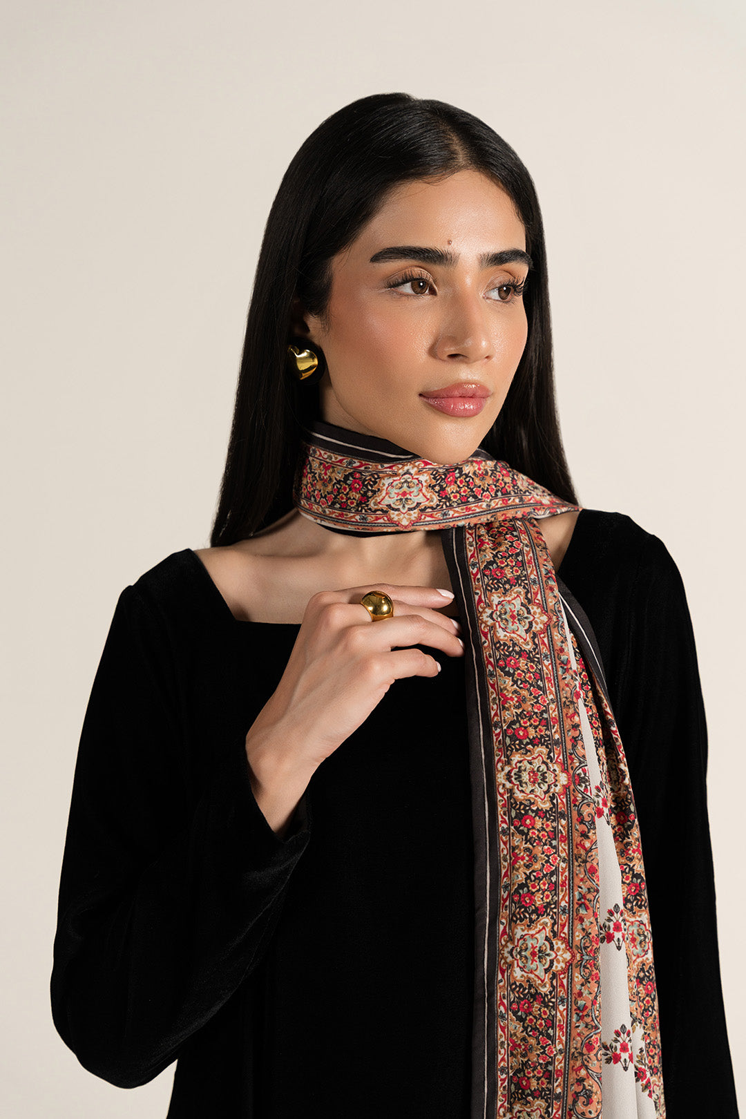 https://cdn.shopify.com/s/files/1/0611/8585/1568/files/W.FW25.234.T-3.jpg?v=1763103803