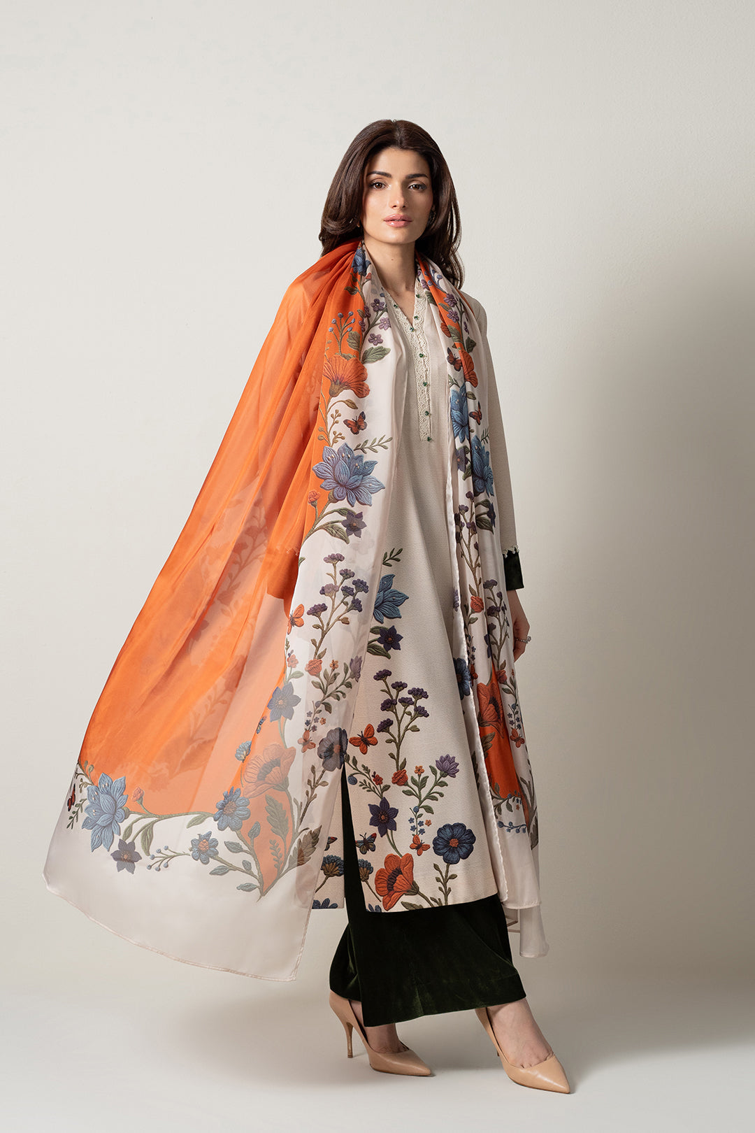 https://cdn.shopify.com/s/files/1/0611/8585/1568/files/W.FW25.253.T-3.jpg?v=1763708150