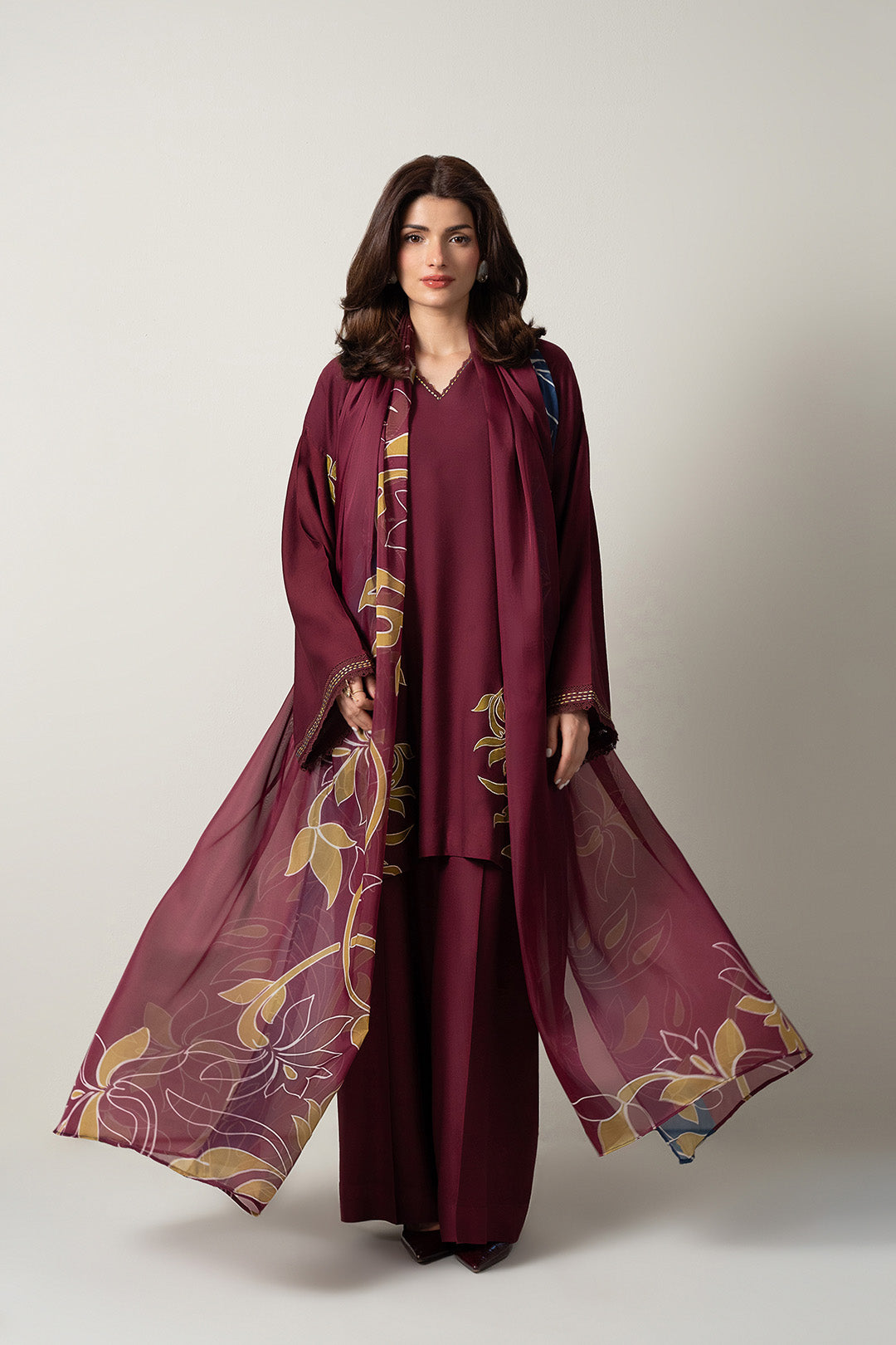 https://cdn.shopify.com/s/files/1/0611/8585/1568/files/W.FW25.255.T-3.jpg?v=1763708172