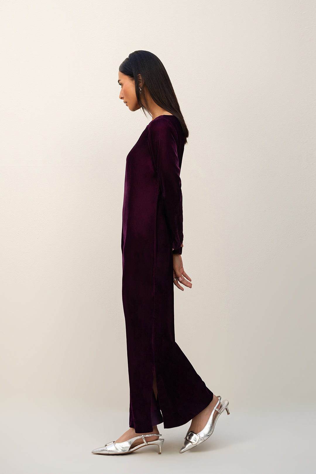 https://cdn.shopify.com/s/files/1/0611/8585/1568/files/W.FW25.263.T-2.jpg?v=1764225170