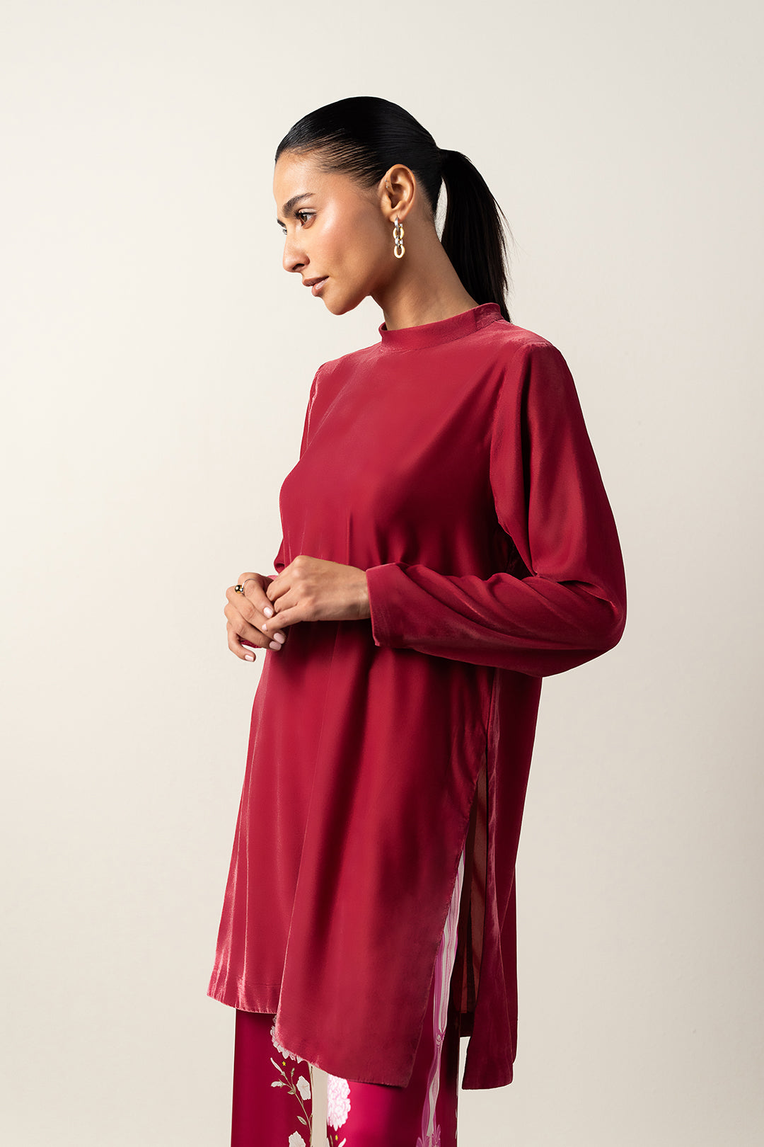 https://cdn.shopify.com/s/files/1/0611/8585/1568/files/W.FW25.268.T-2.jpg?v=1764225239