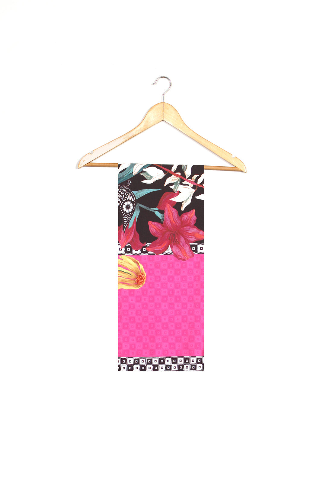 https://cdn.shopify.com/s/files/1/0611/8585/1568/files/W.FW25.274.T-1.jpg?v=1764309167