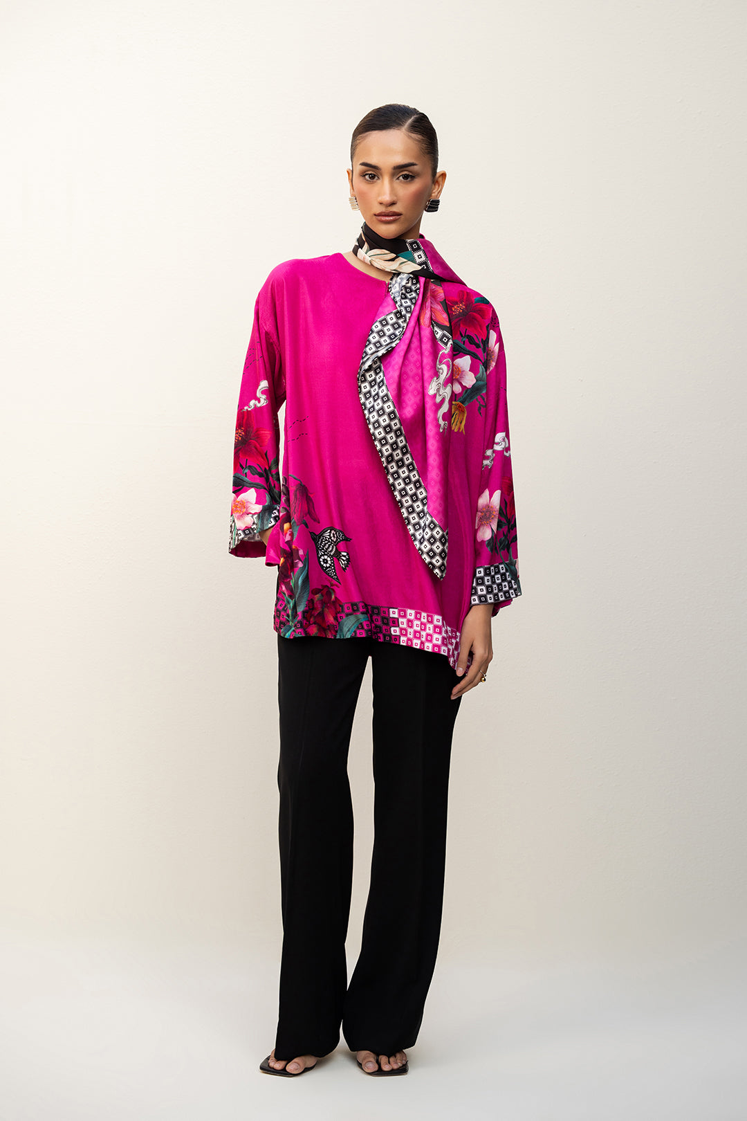 https://cdn.shopify.com/s/files/1/0611/8585/1568/files/W.FW25.274.T-3.jpg?v=1764309167