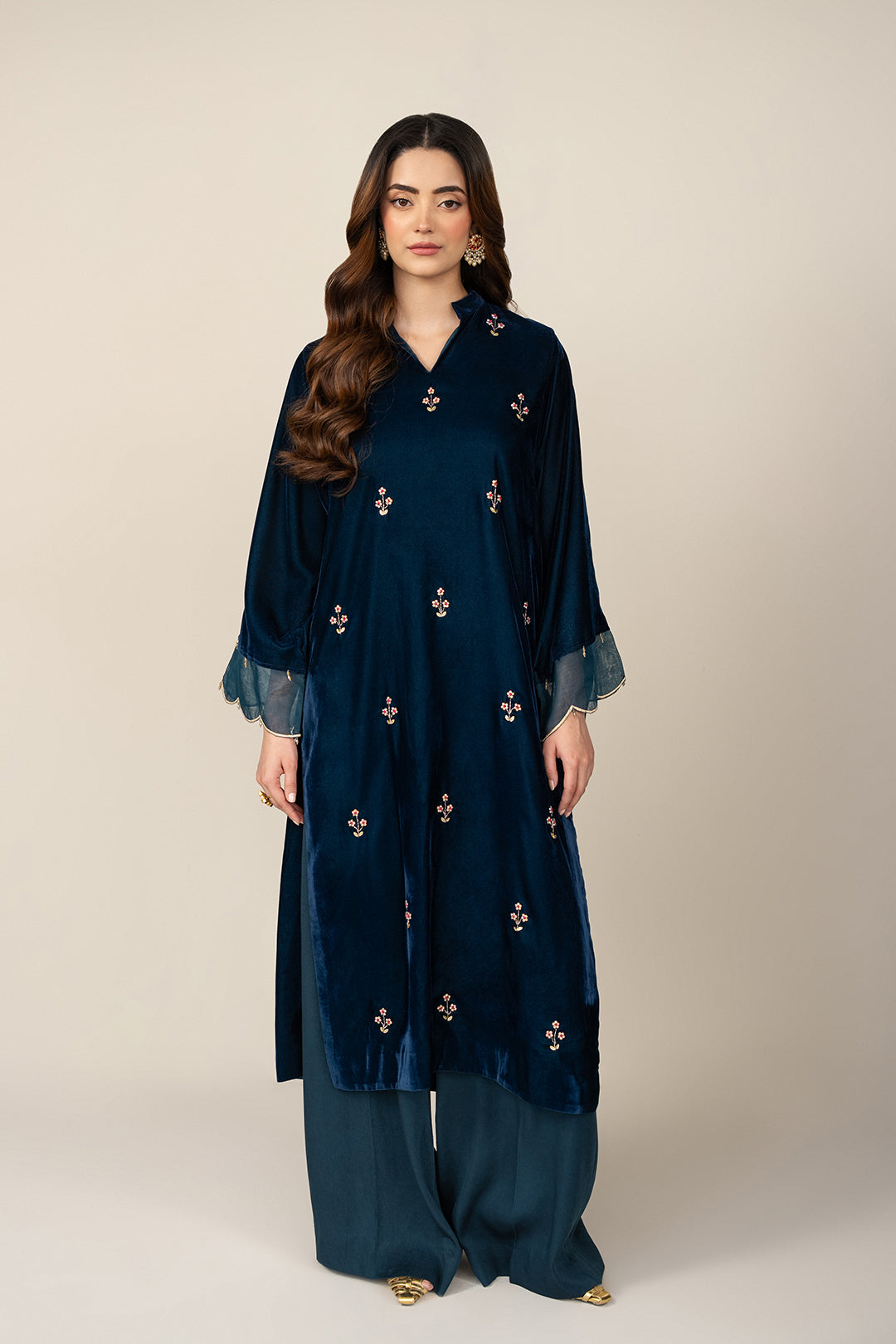 https://cdn.shopify.com/s/files/1/0611/8585/1568/files/W.FW25.307.T-1.jpg?v=1766128697