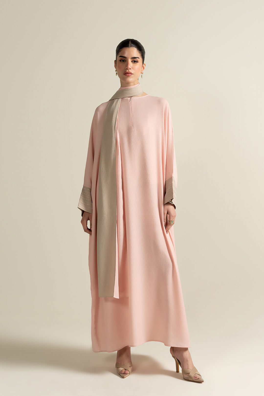 https://cdn.shopify.com/s/files/1/0611/8585/1568/files/W.FW25.387.T-1.jpg?v=1765522473