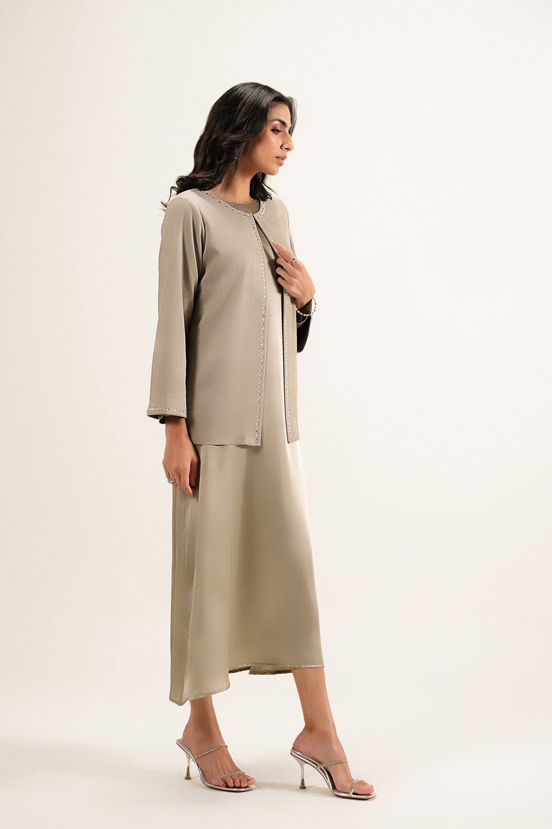 https://cdn.shopify.com/s/files/1/0611/8585/1568/files/W.FW26.042.T-3.jpg?v=1769153034