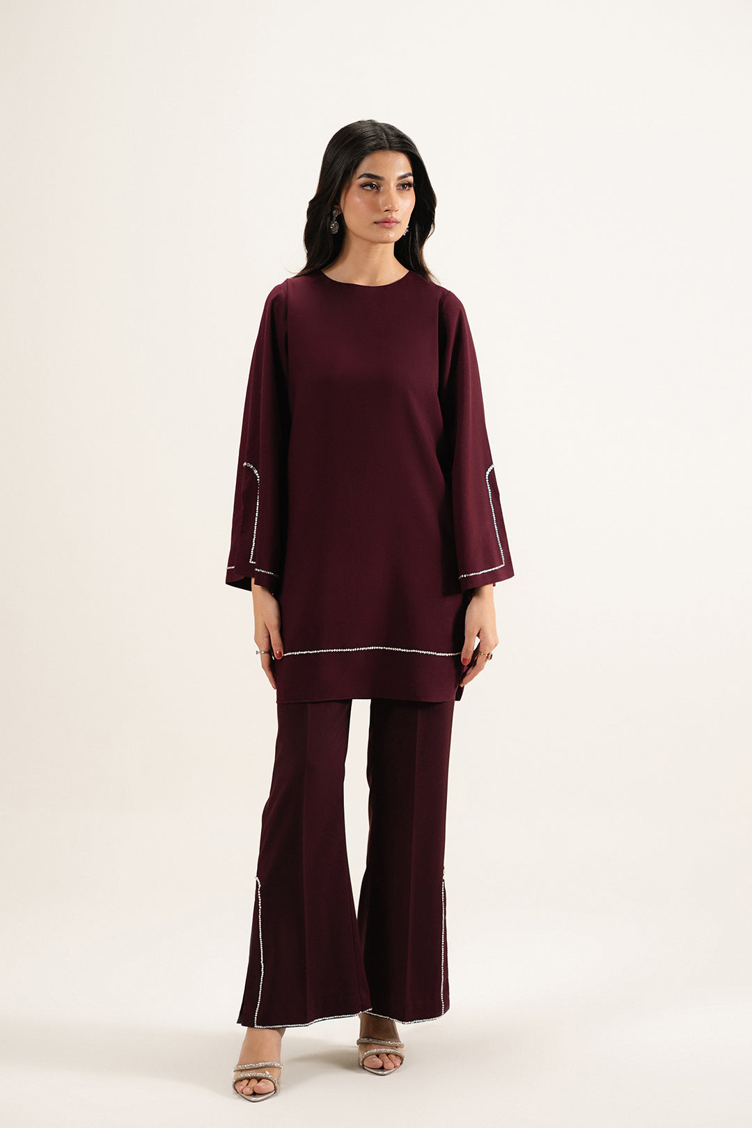 https://cdn.shopify.com/s/files/1/0611/8585/1568/files/W.FW26.049.T-1.jpg?v=1769153123