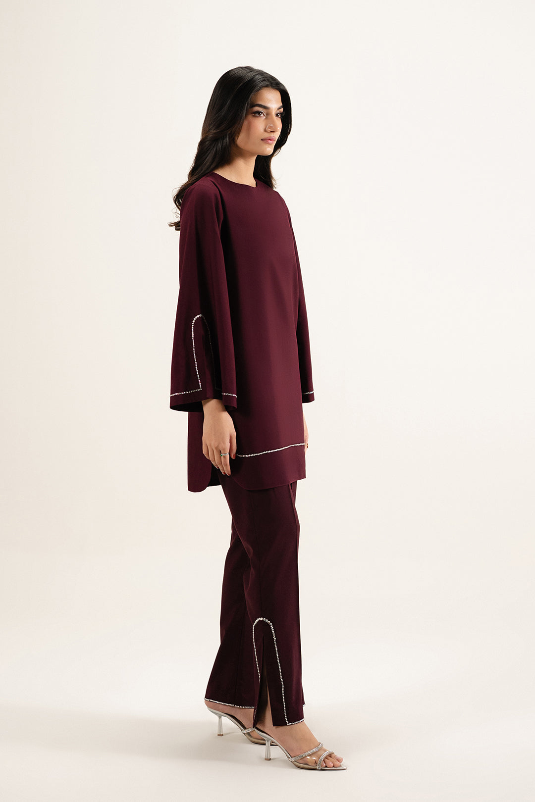 https://cdn.shopify.com/s/files/1/0611/8585/1568/files/W.FW26.049.T-3.jpg?v=1769153123