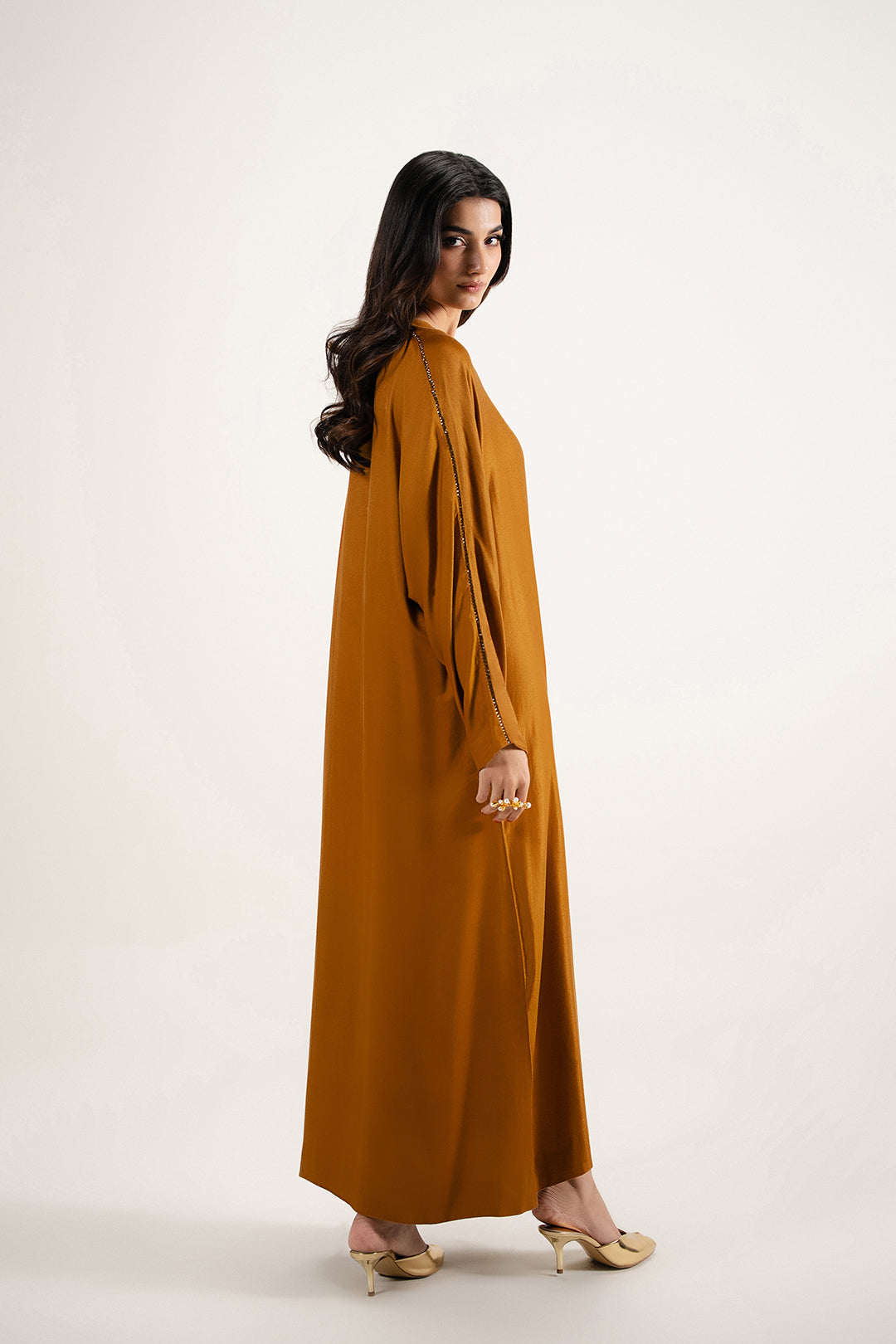 https://cdn.shopify.com/s/files/1/0611/8585/1568/files/W.FW26.051.T-4.jpg?v=1769153152