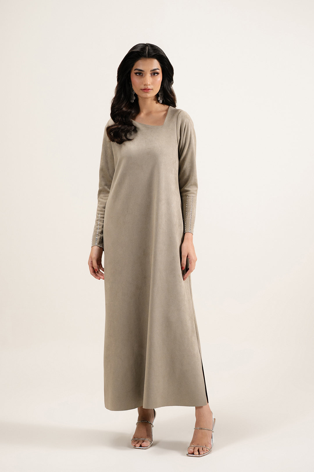 https://cdn.shopify.com/s/files/1/0611/8585/1568/files/W.FW26.054.T-1.jpg?v=1769153188