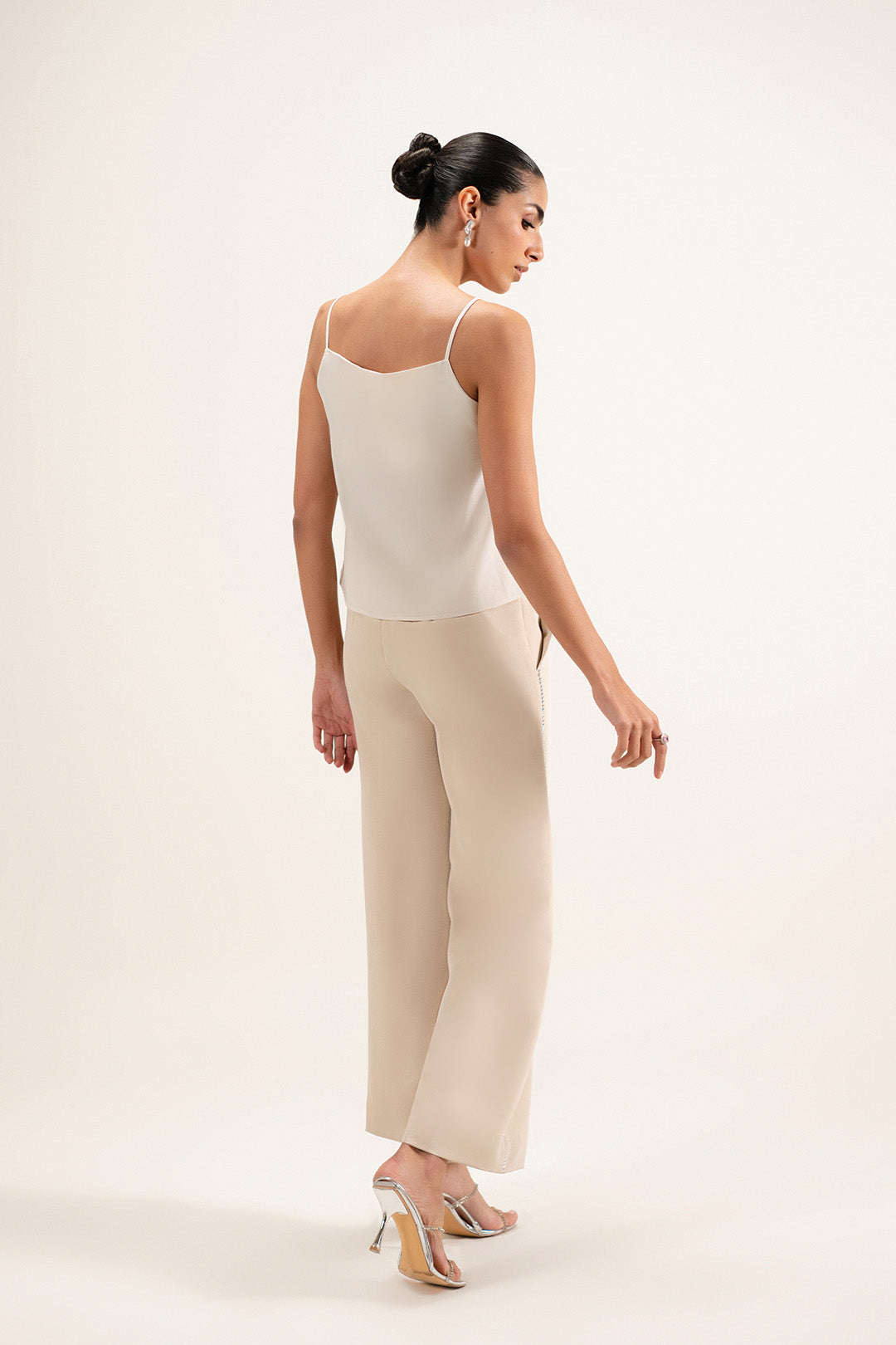 https://cdn.shopify.com/s/files/1/0611/8585/1568/files/W.FW26.062.T-4.jpg?v=1769153354