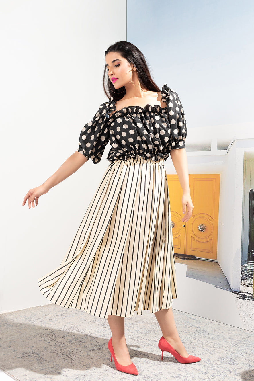 https://cdn.shopify.com/s/files/1/0611/8585/1568/files/W.SS20.533.T-1.jpg?v=1736336195