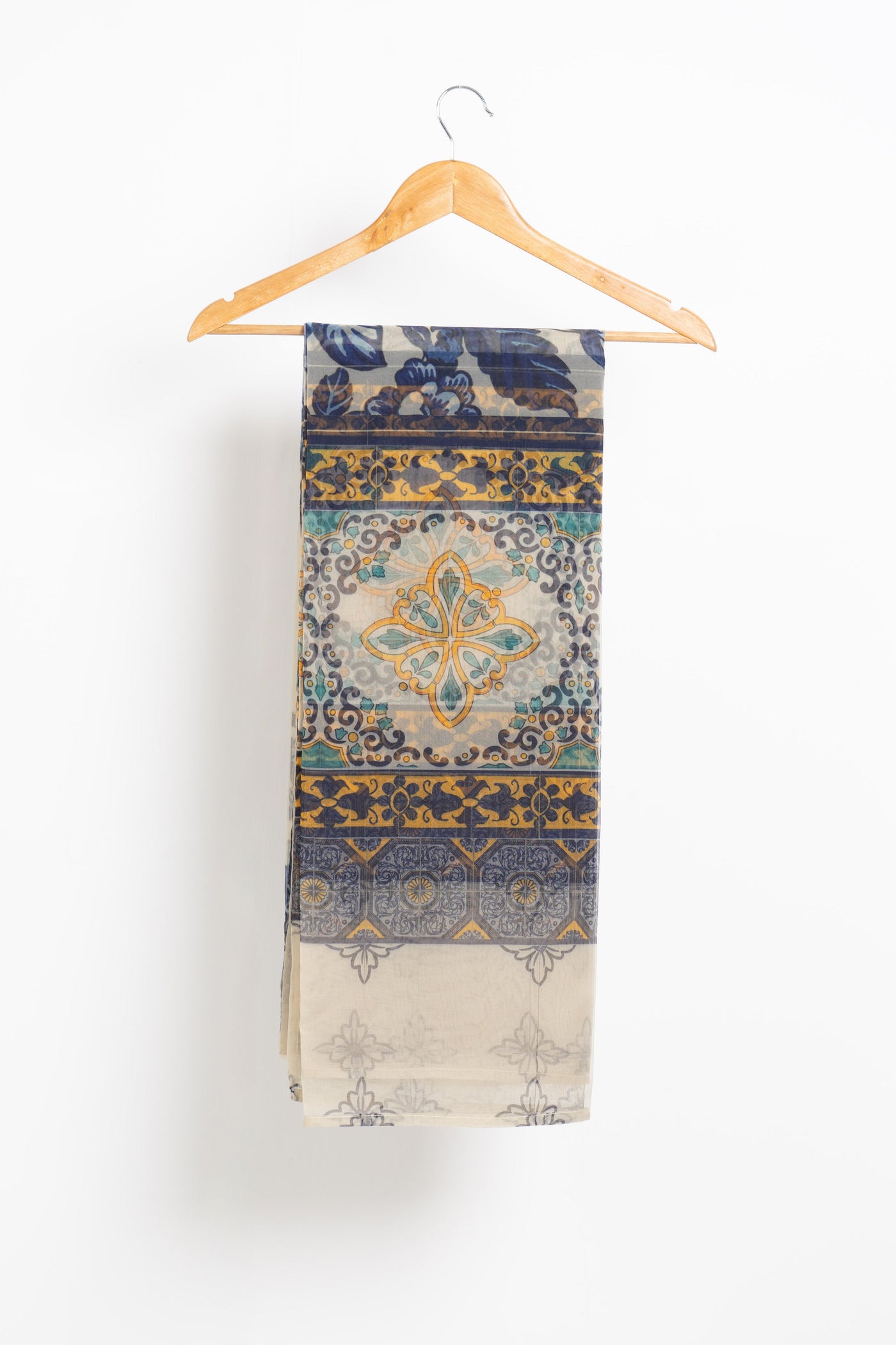 https://cdn.shopify.com/s/files/1/0611/8585/1568/files/W.SS22.054.T-1.jpg?v=1736335795